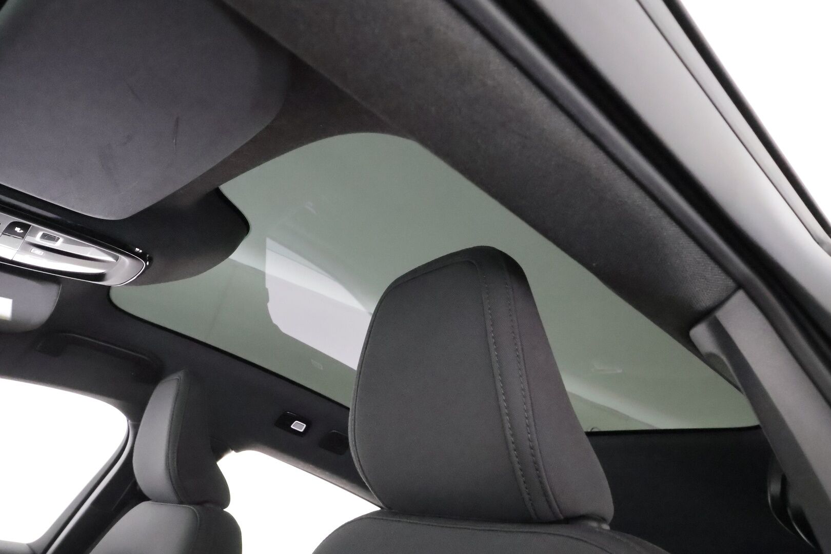 Volvo C40 2023 Recharge Twin Plus aut * ACC / P.kamera / ILP / Muistipenkki / Lasikatto / KeylessGo / BLIS / Sähköluukku / LED / Navi * - 1.Om Suomi-auto / Kahdet renkaat aluvanteilla / Merkkihuollettu - HULLUT AVAJAISHULINAT KORKOTARJOUS 3,29 %