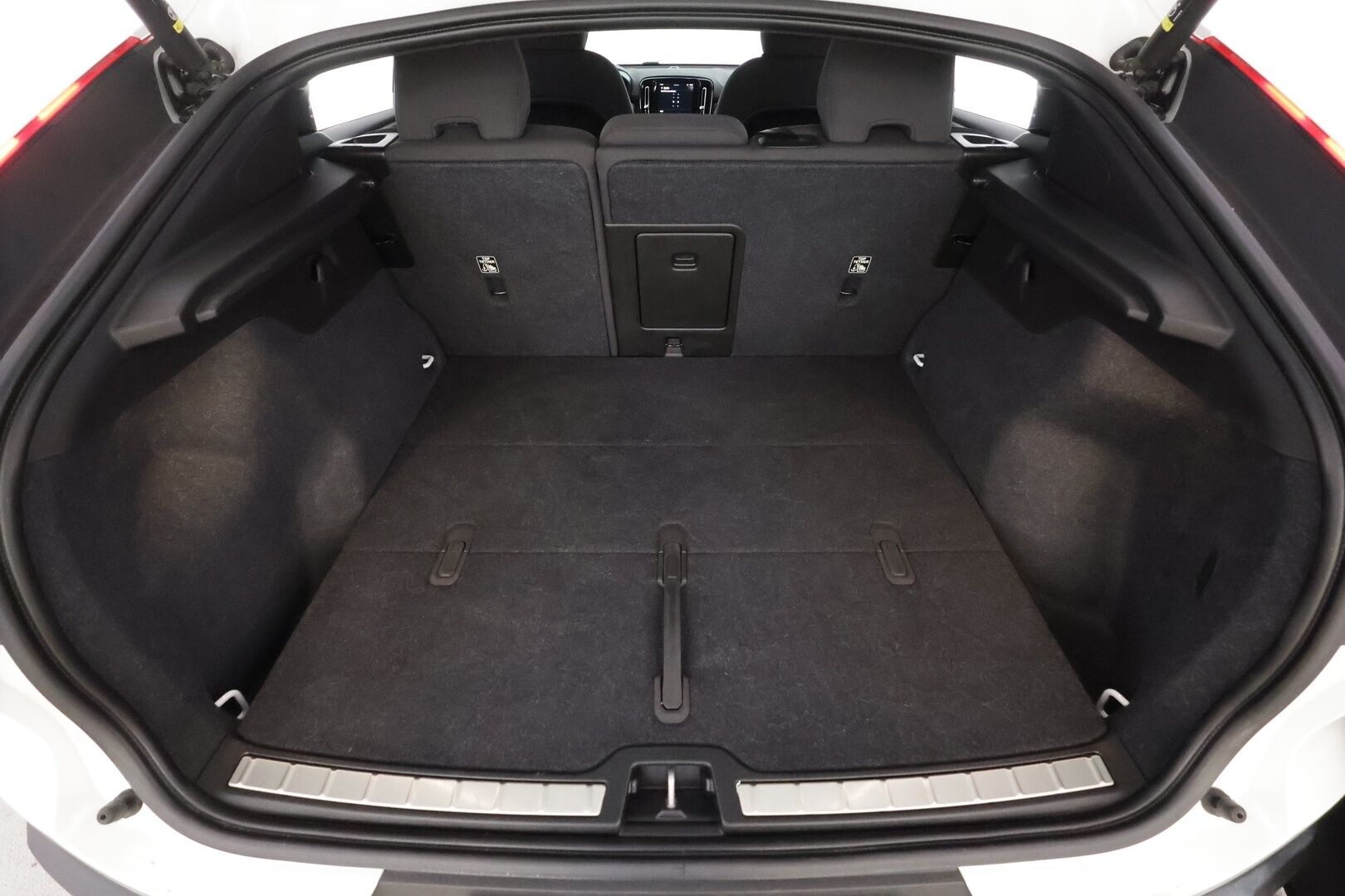 Volvo C40 2023 Recharge Twin Plus aut * ACC / P.kamera / ILP / Muistipenkki / Lasikatto / KeylessGo / BLIS / Sähköluukku / LED / Navi * - 1.Om Suomi-auto / Kahdet renkaat aluvanteilla / Merkkihuollettu - HULLUT AVAJAISHULINAT KORKOTARJOUS 3,29 %