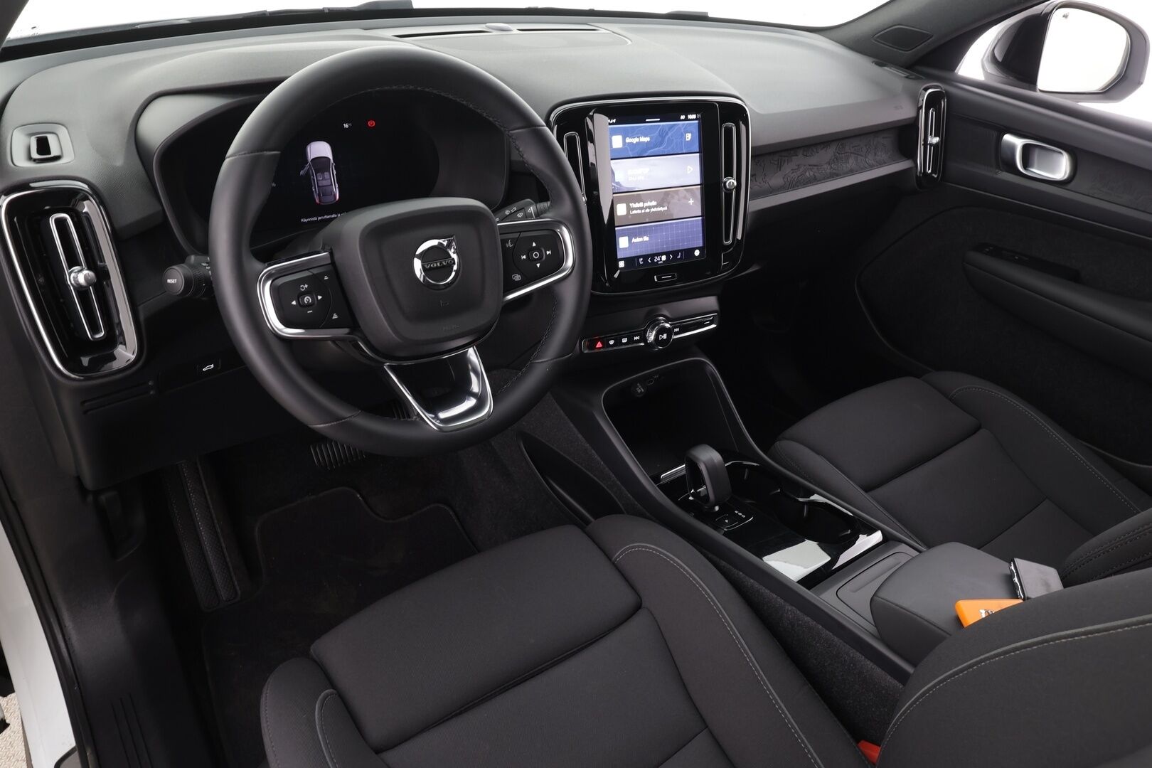 Volvo C40 2023 Recharge Twin Plus aut * ACC / P.kamera / ILP / Muistipenkki / Lasikatto / KeylessGo / BLIS / Sähköluukku / LED / Navi * - 1.Om Suomi-auto / Kahdet renkaat aluvanteilla / Merkkihuollettu - HULLUT AVAJAISHULINAT KORKOTARJOUS 3,29 %