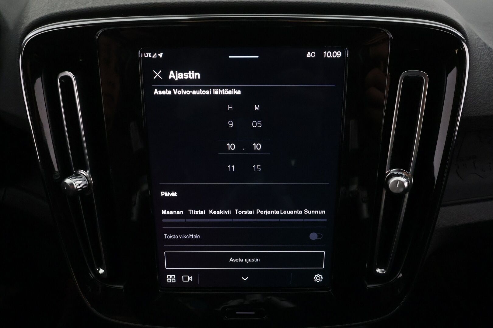Volvo C40 2023 Recharge Twin Plus aut * ACC / P.kamera / ILP / Muistipenkki / Lasikatto / KeylessGo / BLIS / Sähköluukku / LED / Navi * - 1.Om Suomi-auto / Kahdet renkaat aluvanteilla / Merkkihuollettu