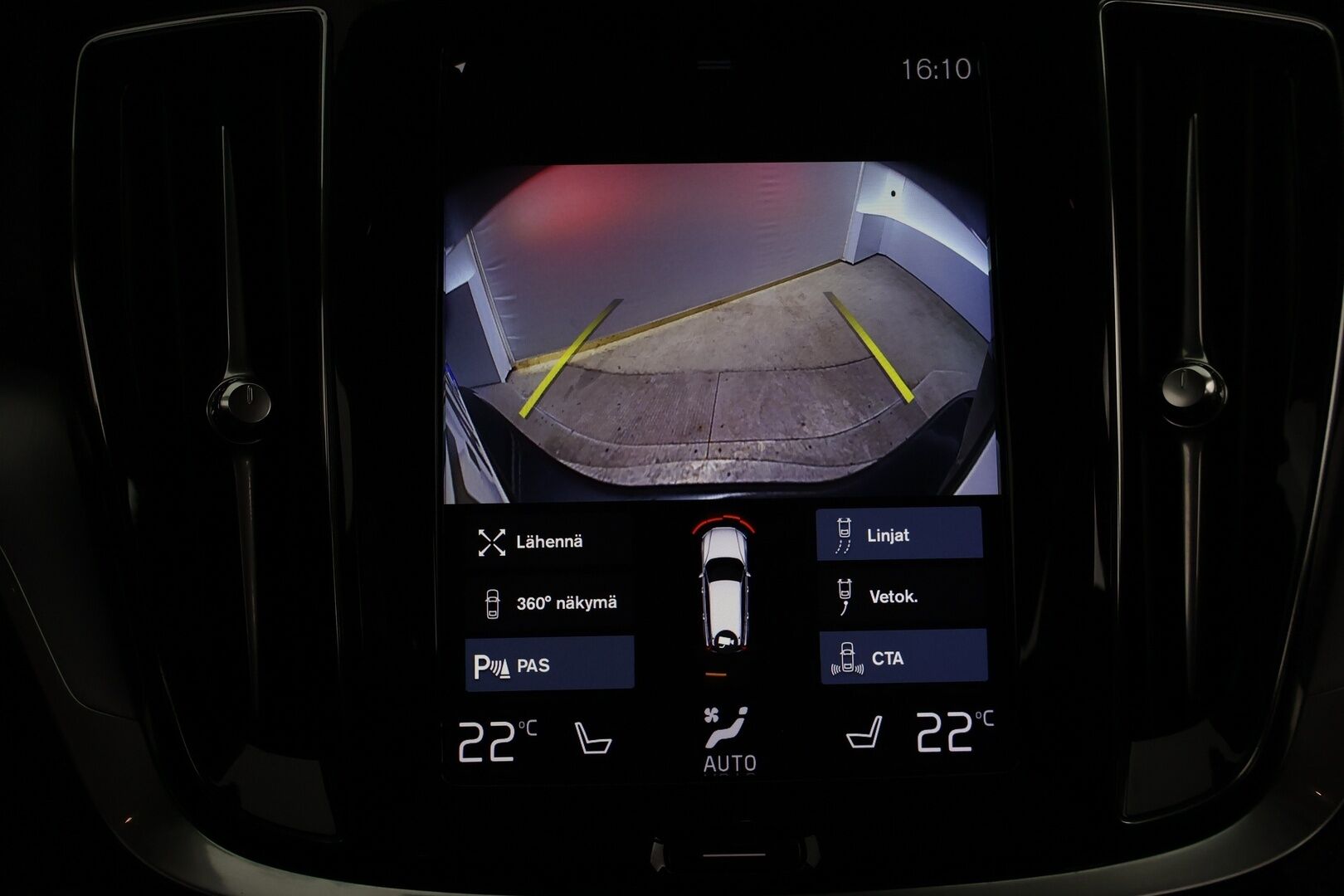 Volvo V60 2020 T4 aut Momentum Advanced - Webasto | Koukku | 360-Kamera | ACC | VOC | Aktiiviset LED-valot | Jakopää vaihdettu vuonna 25! | Harvinainen oikea bensa