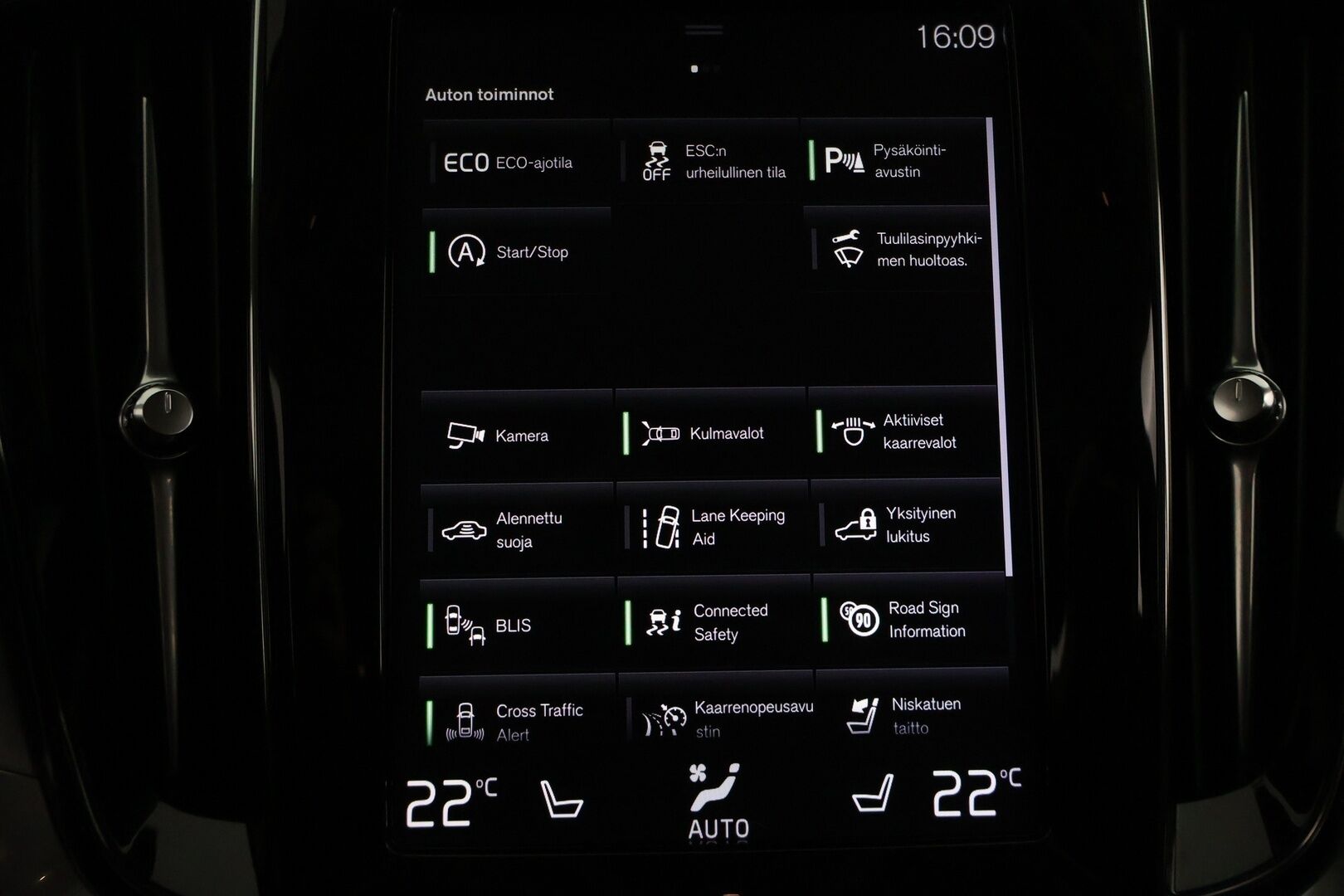 Volvo V60 2020 T4 aut Momentum Advanced - Webasto | Koukku | 360-Kamera | ACC | VOC | Aktiiviset LED-valot | Jakopää vaihdettu vuonna 25! | Harvinainen oikea bensa