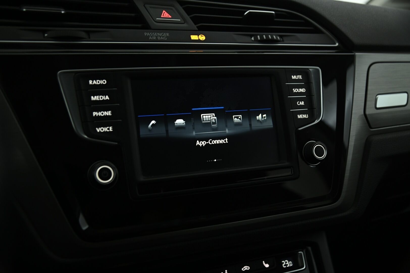VOLKSWAGEN TOURAN 2017 1.4 TSI DSG R-Line *ACC / 7-P / P.Kamera / Bi-Led / Bluetooth*