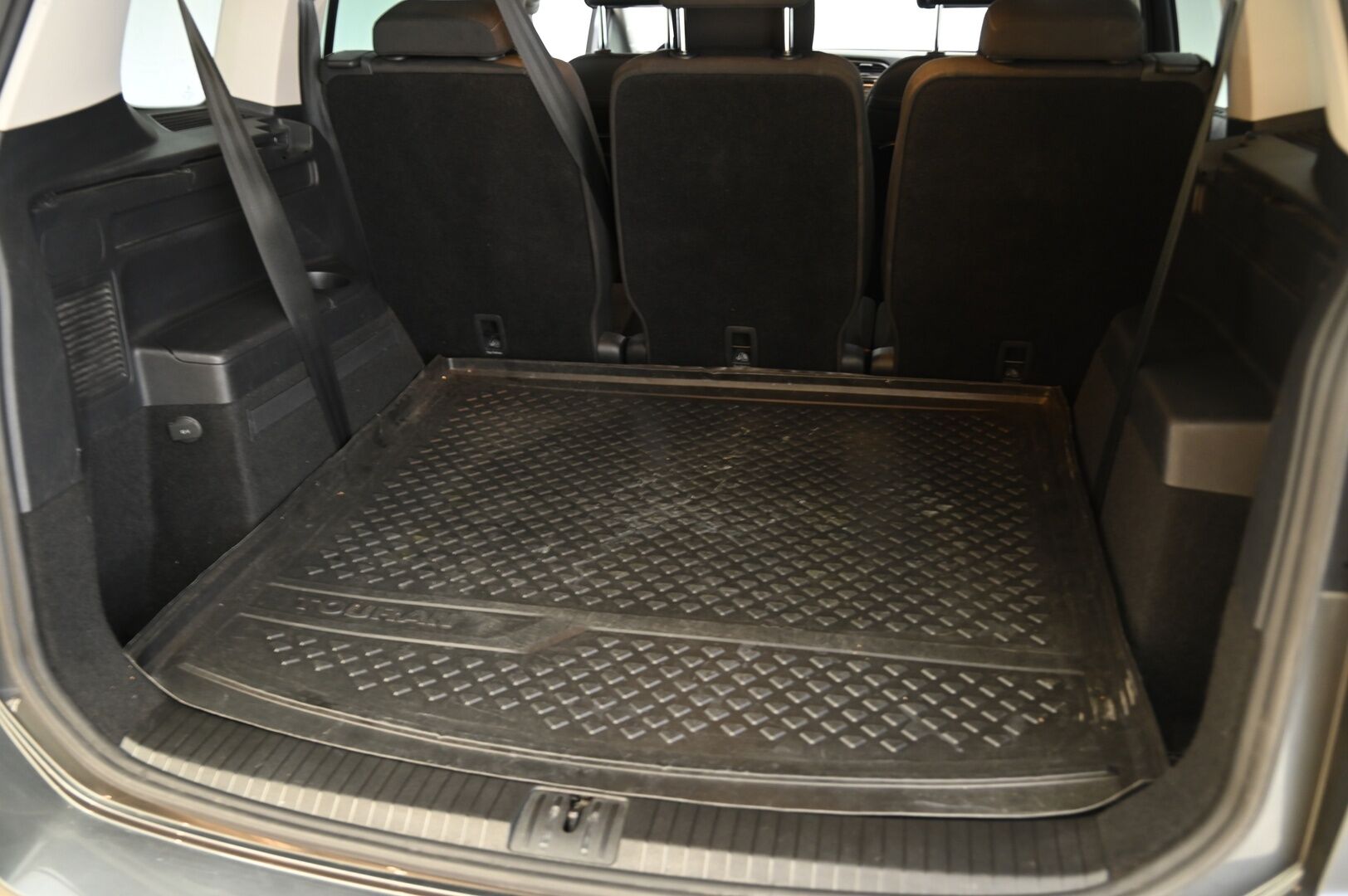 VOLKSWAGEN TOURAN 2017 1.4 TSI DSG R-Line *ACC / 7-P / P.Kamera / Bi-Led / Bluetooth* - Hyvin Huollettu / Uudet kesärenkaat - HULLU BLACKWEEK KORKOTARJOUS 2,49%