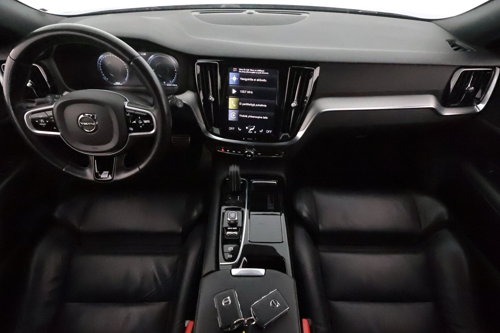 Volvo V60 2020 T8 TwE AWD R-Design aut **Adapt.vakkari / Pa-lämmitin / Sporttipenkit / Keyless / Apple&Android / VOC**