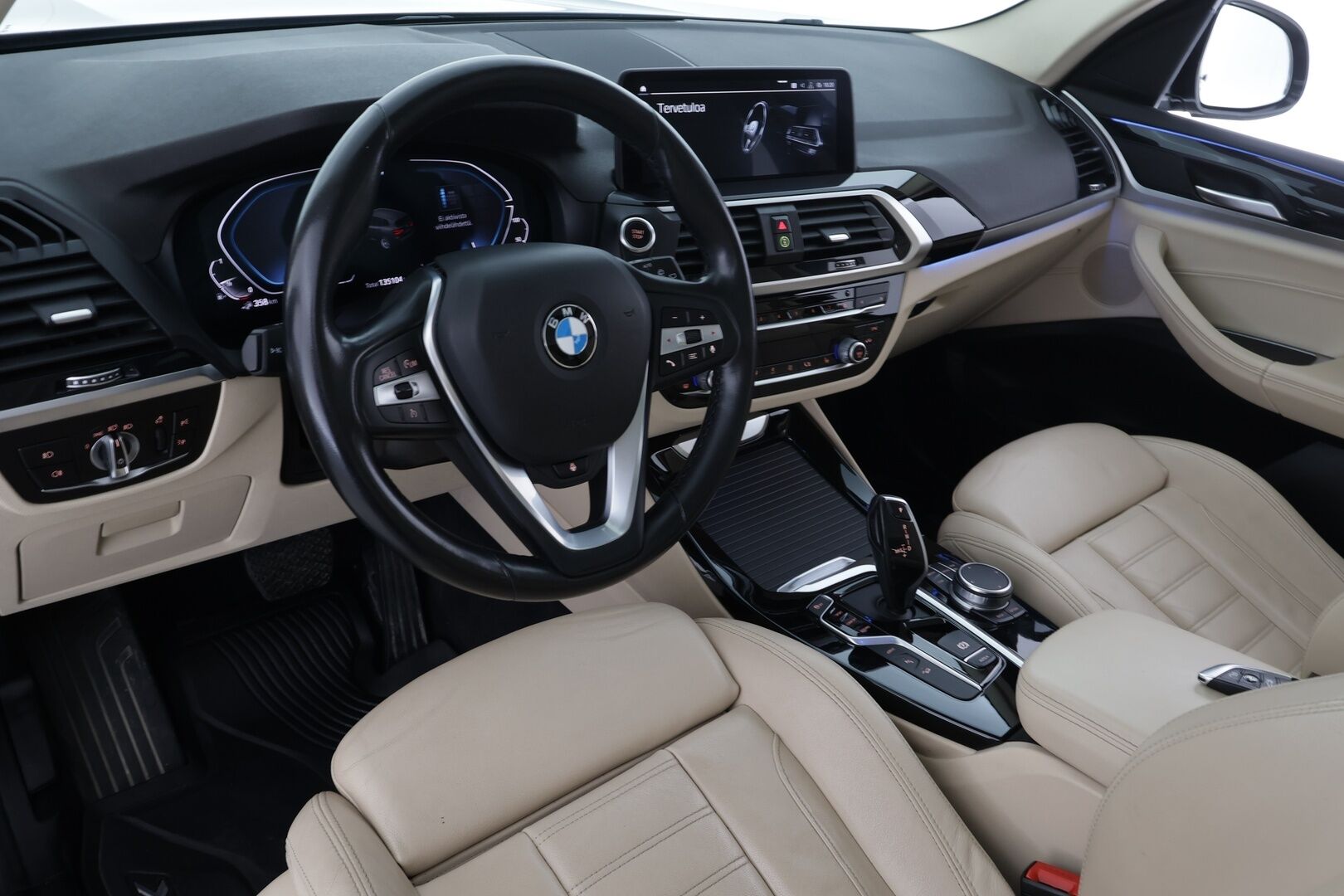 BMW X3 2020 G01 xDrive 30e A Business Luxury * Vakkari / Panorama / P.kamera / LED / Navi / Sporttipenkit / Hifi / Koukku * - Kahdet renkaat aluvanteilla - Osta nyt, maksa vasta ensi vuonna