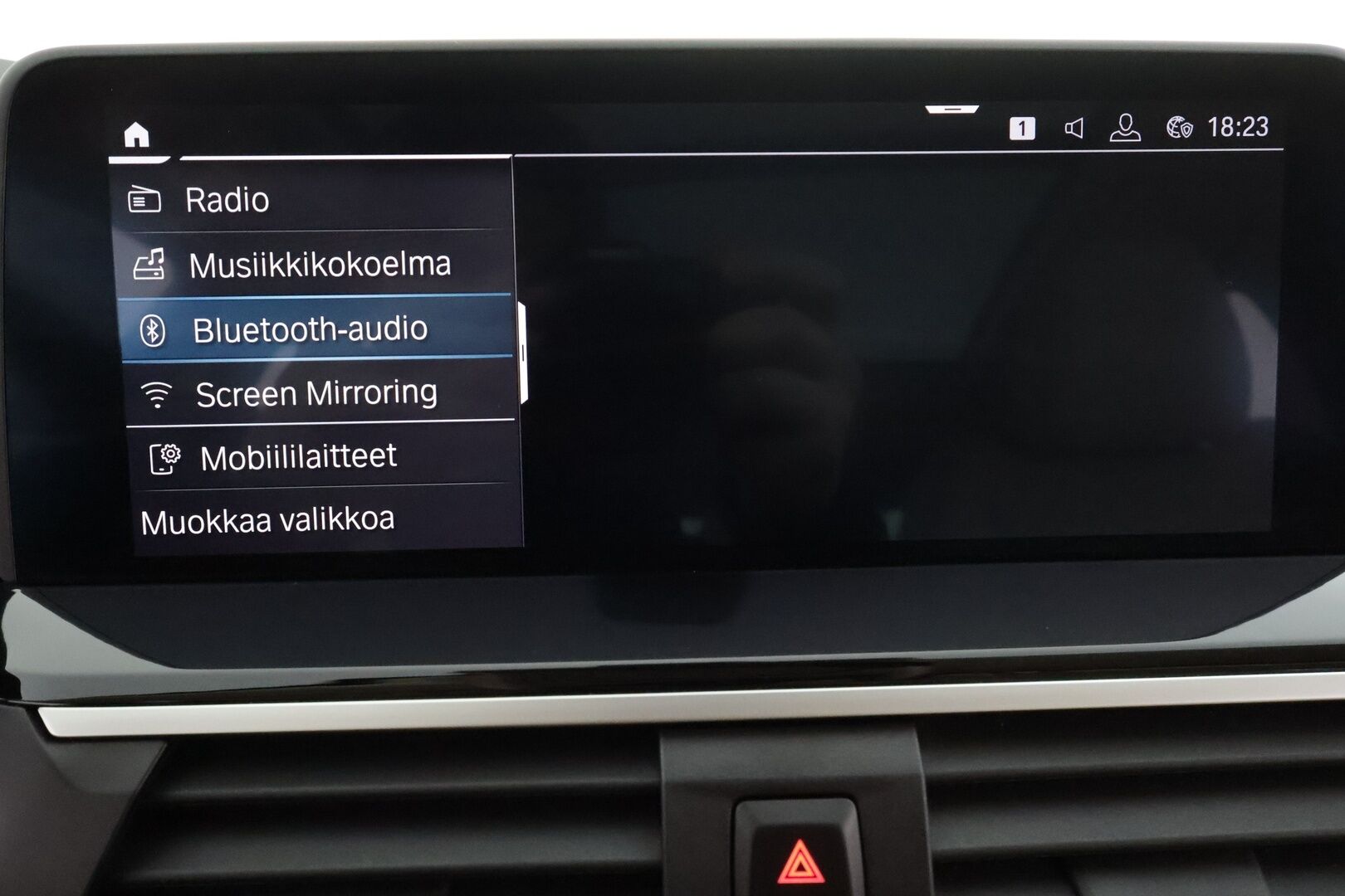 BMW X3 2020 G01 xDrive 30e A Business Luxury * Vakkari / Panorama / P.kamera / LED / Navi / Sporttipenkit / Hifi / Koukku * - Kahdet renkaat aluvanteilla - Osta nyt, maksa vasta ensi vuonna