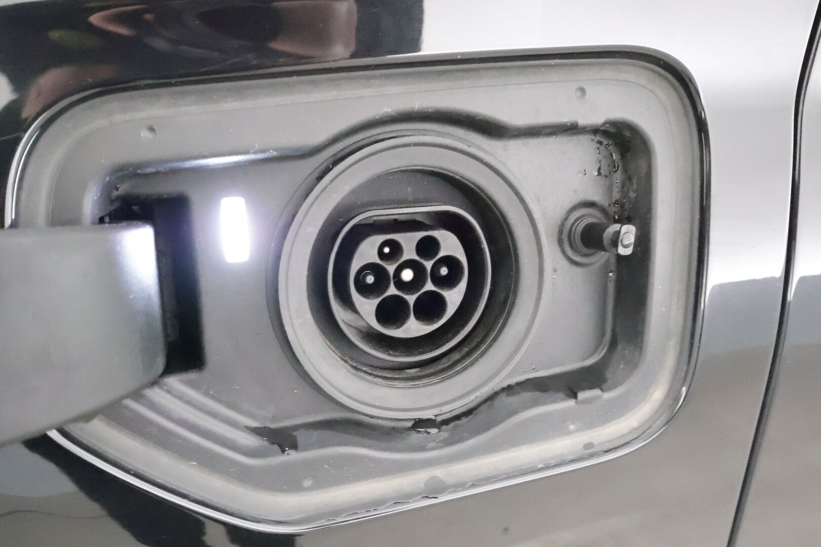 BMW X3 2020 G01 xDrive 30e A Business Luxury * Vakkari / Panorama / P.kamera / LED / Navi / Sporttipenkit / Hifi / Koukku * - Kahdet renkaat aluvanteilla - Osta nyt, maksa vasta ensi vuonna