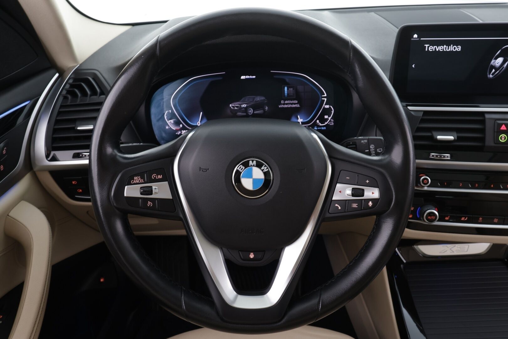 BMW X3 2020 G01 xDrive 30e A Business Luxury * Vakkari / Panorama / P.kamera / LED / Navi / Sporttipenkit / Hifi / Koukku * - Kahdet renkaat aluvanteilla - Osta nyt, maksa vasta ensi vuonna