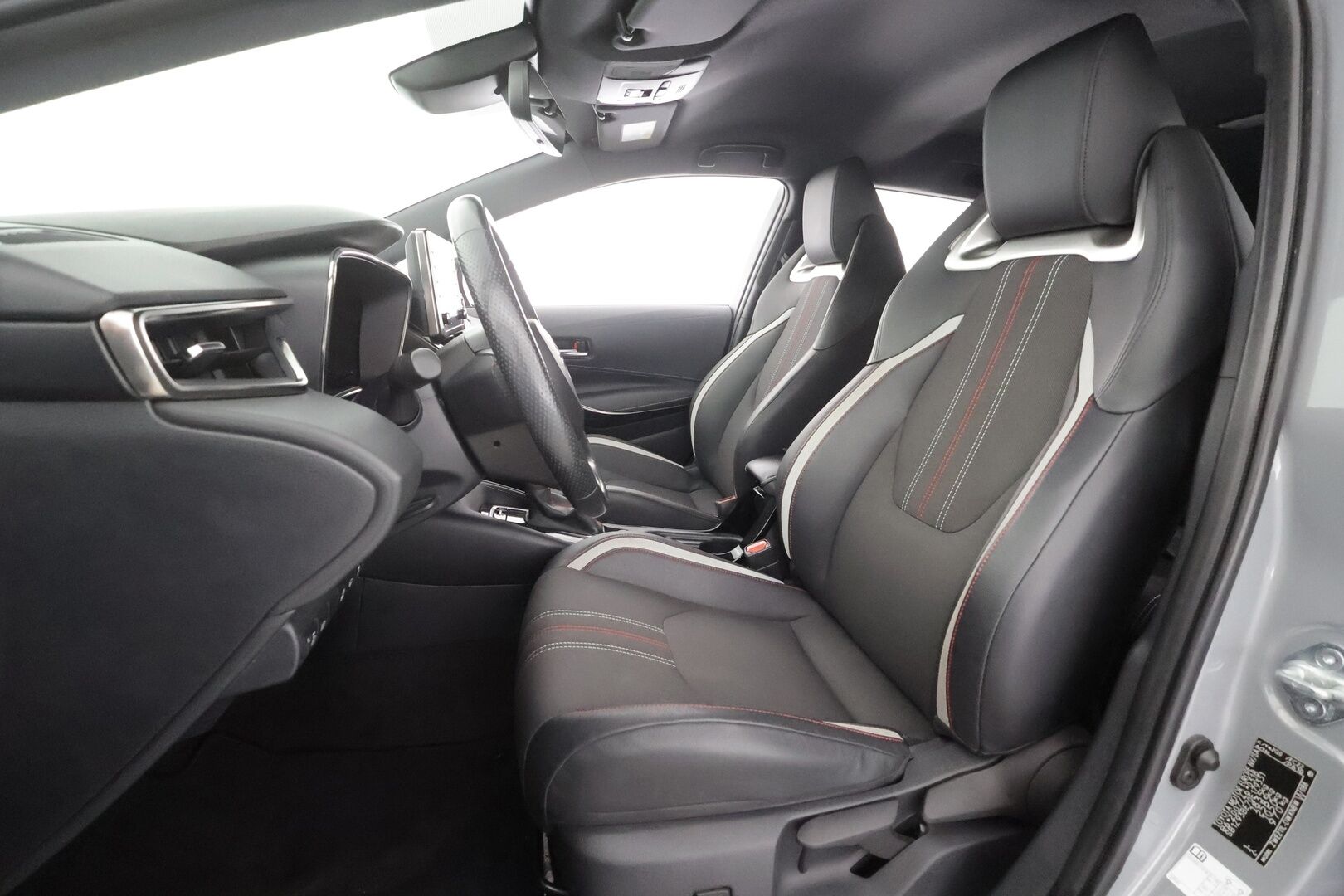 Toyota Corolla 2021 Touring Sports 1,8 Hybrid GR Sport - | ACC | Lohko | P.Kamera | Puolinahat | Ratinlämmitys | Apple&Android | Kahdet Renkaat |