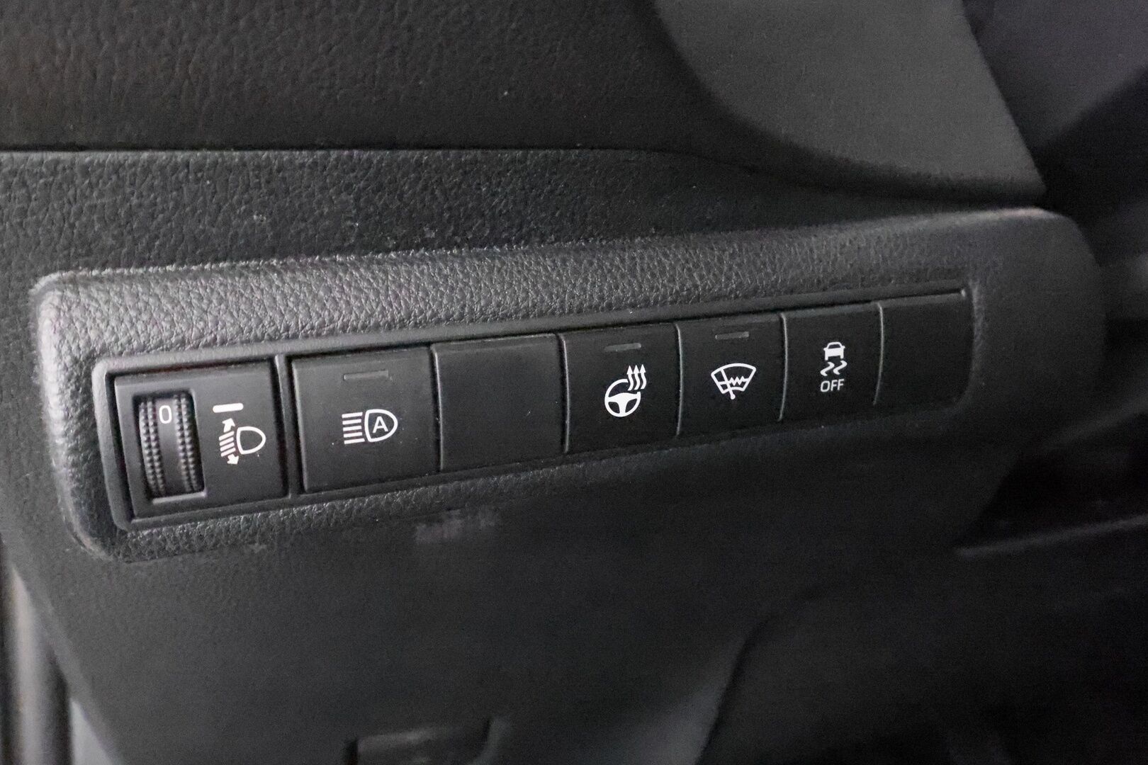 Toyota Corolla 2021 Touring Sports 1,8 Hybrid GR Sport - | ACC | Lohko | P.Kamera | Puolinahat | Ratinlämmitys | Apple&Android | Kahdet Renkaat |
