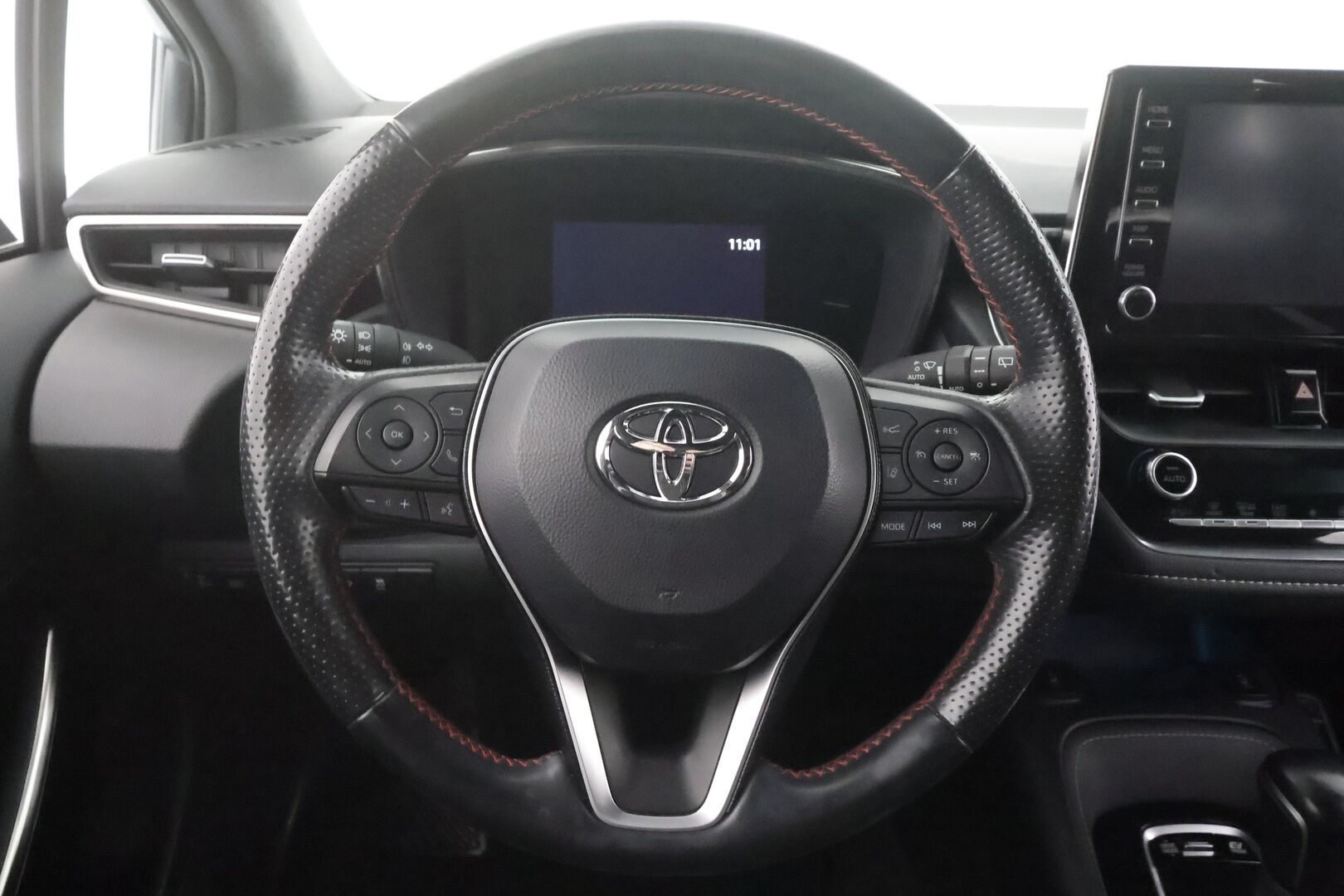 Toyota Corolla 2021 Touring Sports 1,8 Hybrid GR Sport - | ACC | Lohko | P.Kamera | Puolinahat | Ratinlämmitys | Apple&Android | Kahdet Renkaat |