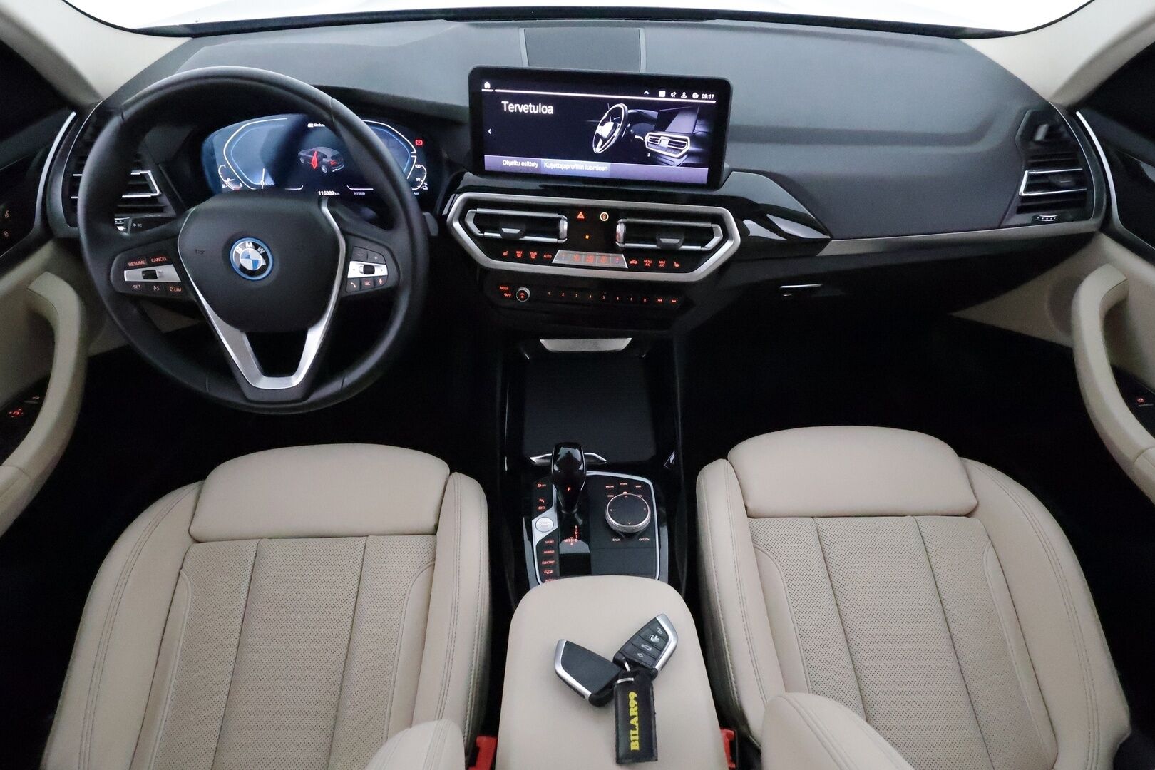 BMW X3 2023 G01 xDrive 30e A Charged Edition **Facelift / Hifi / Koukku / Keyless / Sporttipenkit / Apple&Android / P.kamera** - 3,99 % KORKOTARJOUS TÄHÄN AUTOON 21.9. ASTI! - 1-om. Suomi-auto / Akku kuntotarkastettu! / Kahdet renkaat aluvanteilla