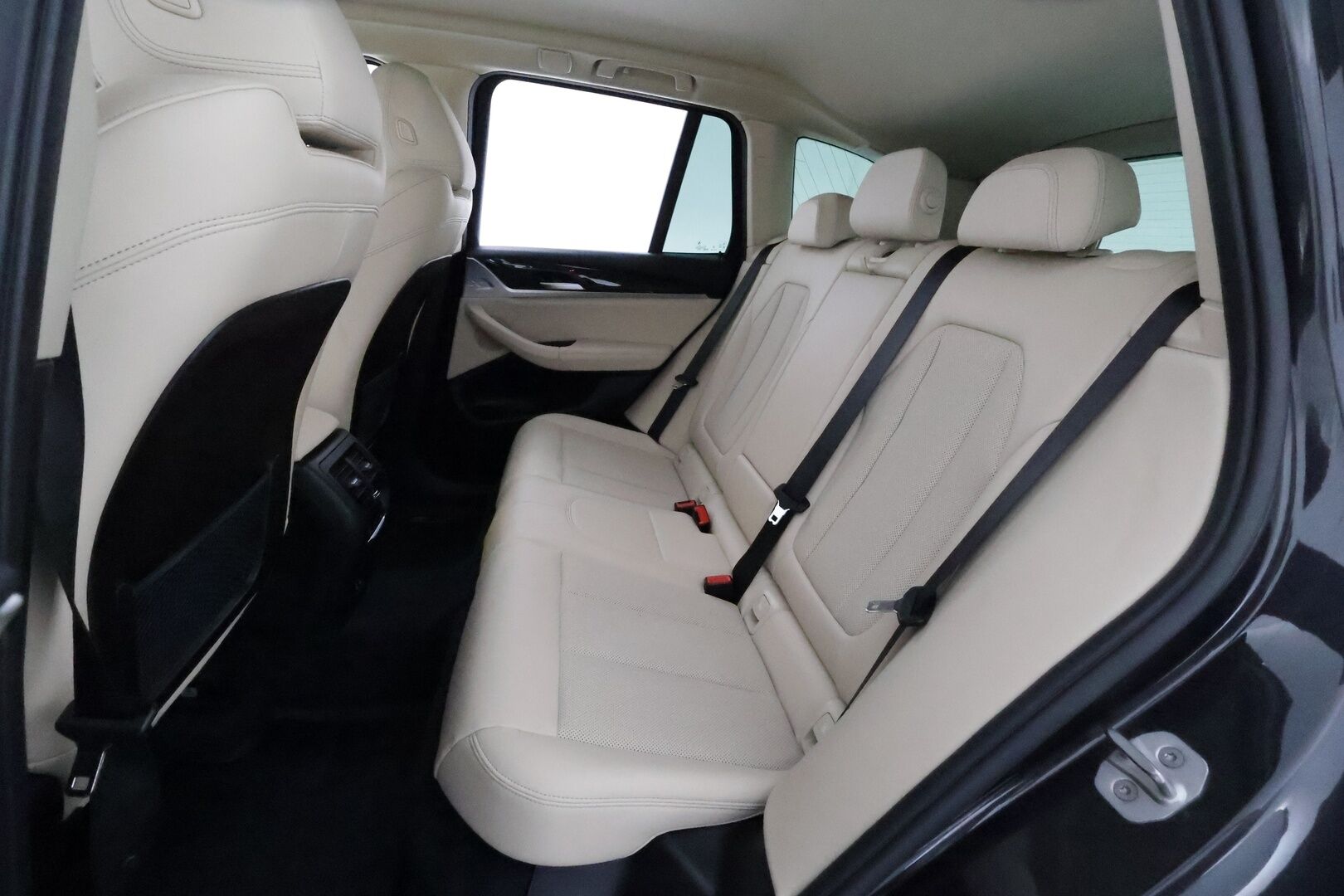 BMW X3 2023 G01 xDrive 30e A Charged Edition **Facelift / Hifi / Koukku / Keyless / Sporttipenkit / Apple&Android / P.kamera** - 1-om. Suomi-auto / Akku kuntotarkastettu! / Kahdet renkaat aluvanteilla