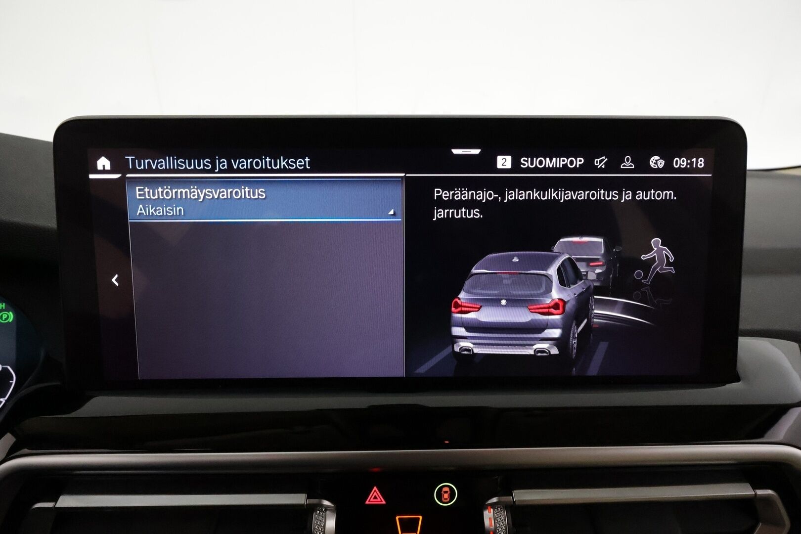 BMW X3 2023 G01 xDrive 30e A Charged Edition **Facelift / Hifi / Koukku / Keyless / Sporttipenkit / Apple&Android / P.kamera** - 3,99 % KORKOTARJOUS TÄHÄN AUTOON 21.9. ASTI! - 1-om. Suomi-auto / Akku kuntotarkastettu! / Kahdet renkaat aluvanteilla