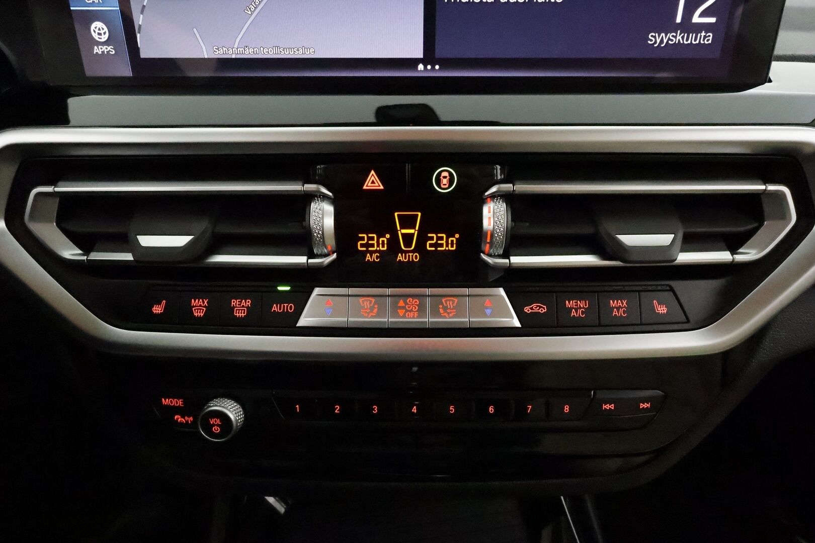 BMW X3 2023 G01 xDrive 30e A Charged Edition **Facelift / Hifi / Koukku / Keyless / Sporttipenkit / Apple&Android / P.kamera** - 1-om. Suomi-auto / Akku kuntotarkastettu! / Kahdet renkaat aluvanteilla