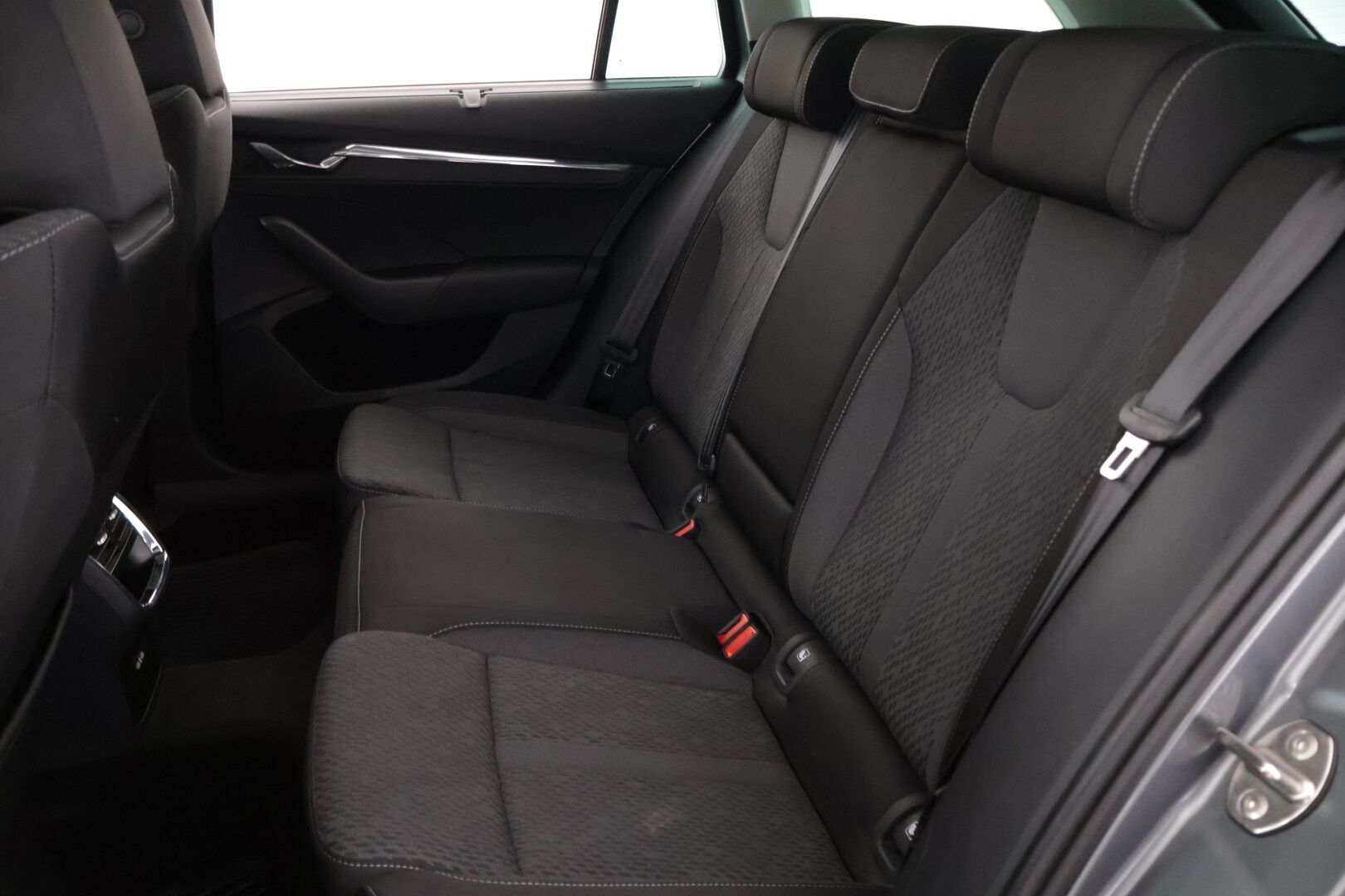 Skoda Octavia 2024 Combi 1.4 TSI PHEV Style iV DSG Autom. - ACC | P. Kamera | Webasto | Koukku | Digimittari | Side Assist | Juuri huollettu