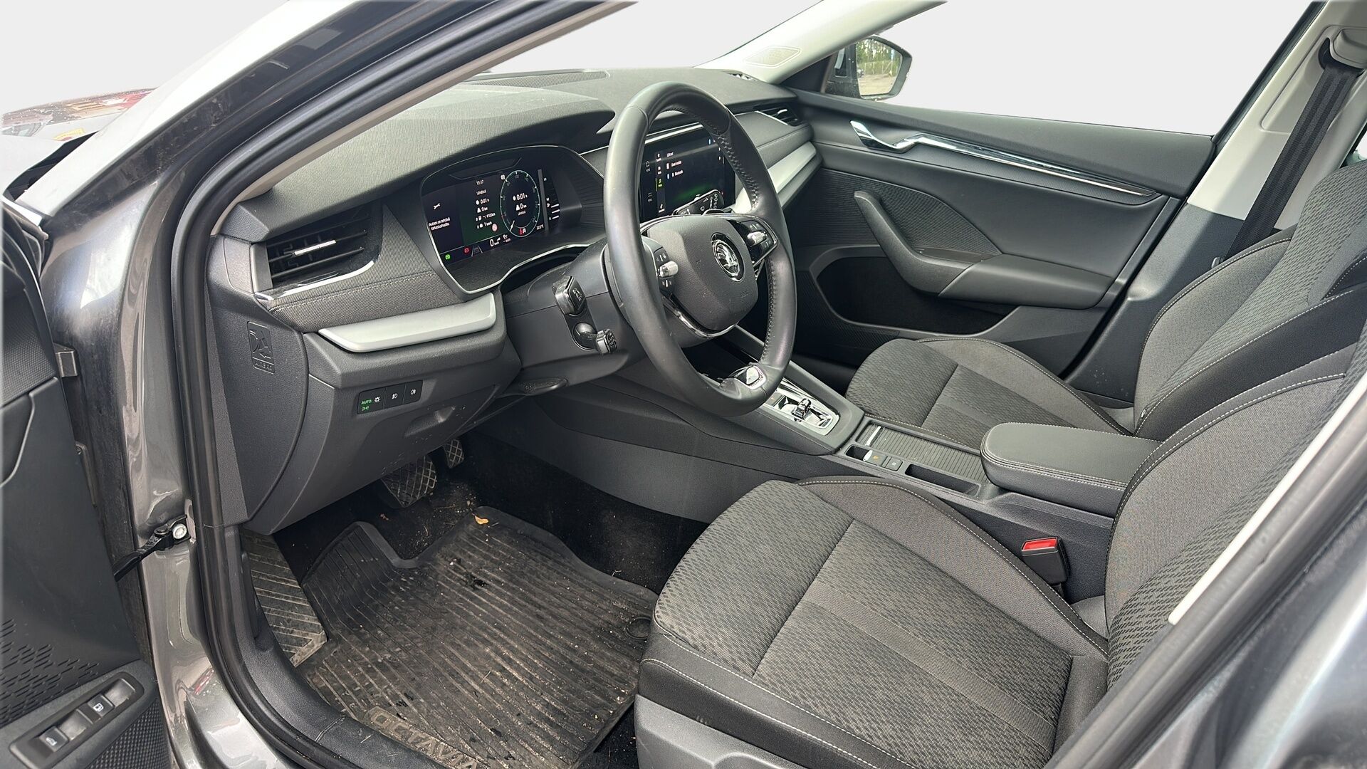 Skoda Octavia 2024 Combi 1.4 TSI PHEV Style iV DSG Autom. - ACC | P. Kamera | Webasto | Koukku | Digimittari | Blindspot 