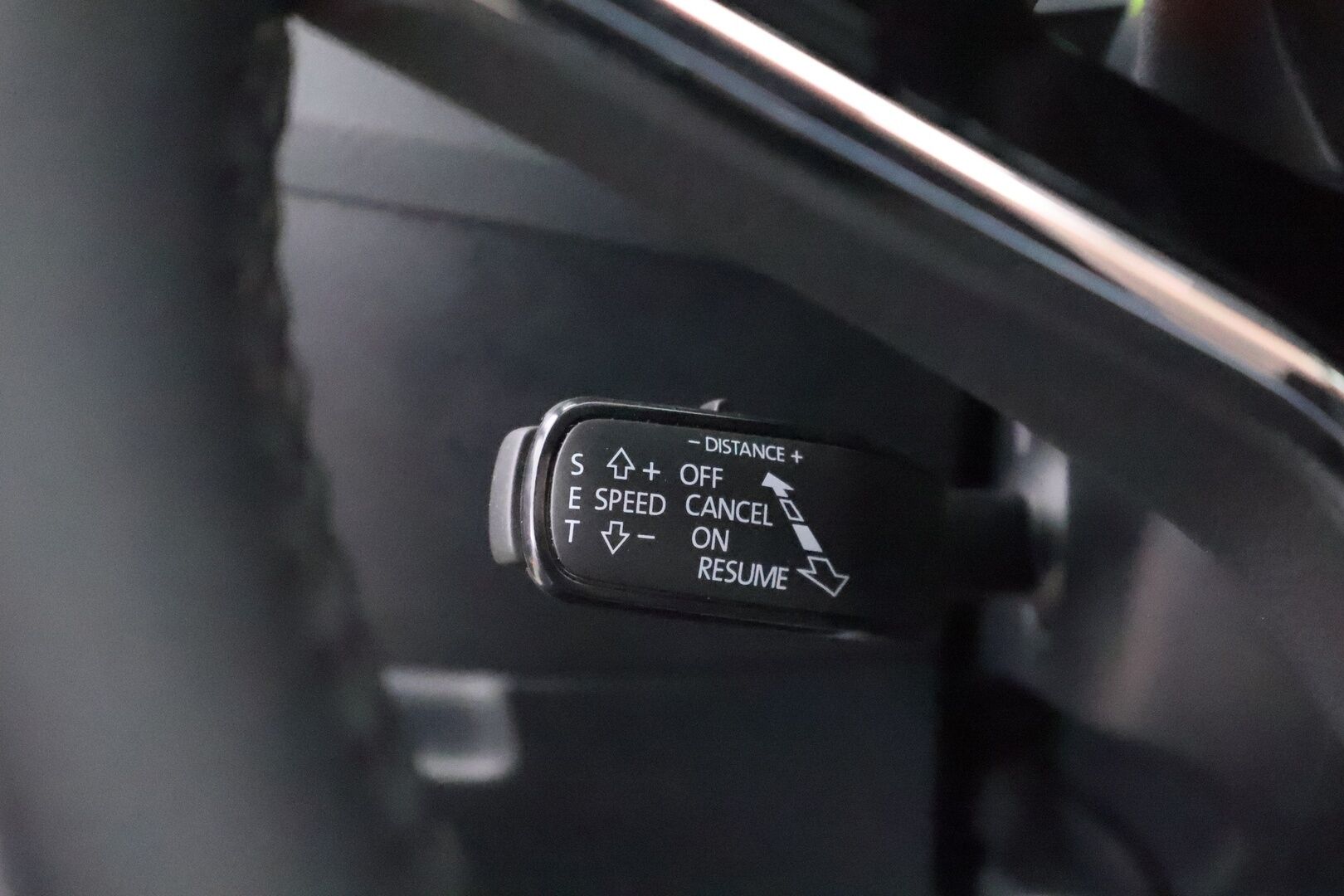 Skoda Superb 2024 Combi 1.4 TSI PHEV L&K iV BusinessLine DSG Autom. - 3,99 % KORKOTARJOUS TÄHÄN AUTOON - Webasto / Adapt.Vakkari / Canton / Panorama / Ilmastoidut & Hierovat nahkapenkit / 360-Kamera / Sähköluukku / Supervarusteet!