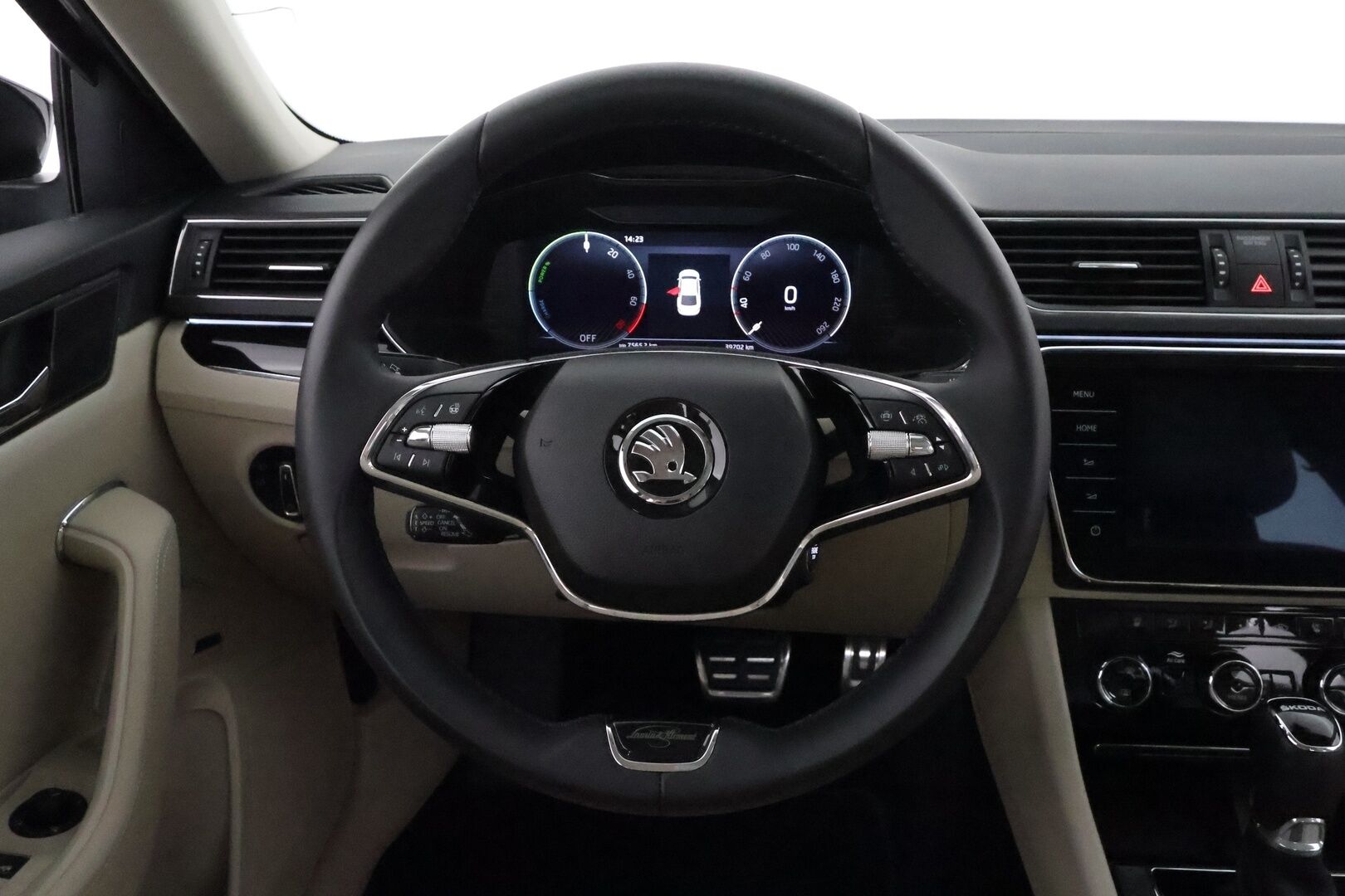 Skoda Superb 2024 1.4 TSI PHEV iV BusinessLine DSG **Kattoluukku / Canton / ACC / Matrix-LED / 360° / Hierovat&Ilmastoidut Muistipenkit** - 3,99 % KORKOTARJOUS TÄHÄN AUTOON - 1-om Suomi-auto / 2x Latauskaapelit / Kahdet Renkaat / **HYVILLÄ KAMOILLA**