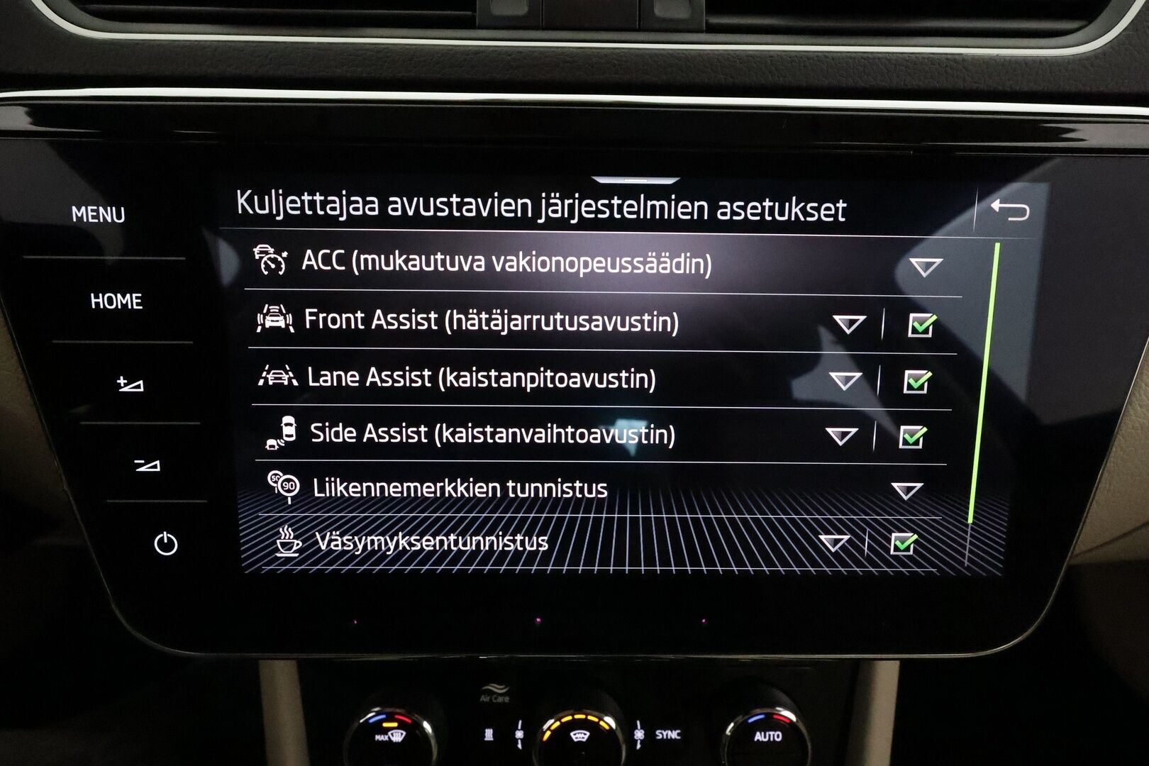 Skoda Superb 2024 1.4 TSI PHEV iV BusinessLine DSG **Kattoluukku / Canton / ACC / Matrix-LED / 360° / Hierovat&Ilmastoidut Muistipenkit** - 3,99 % KORKOTARJOUS TÄHÄN AUTOON - 1-om Suomi-auto / 2x Latauskaapelit / Kahdet Renkaat / **HYVILLÄ KAMOILLA**