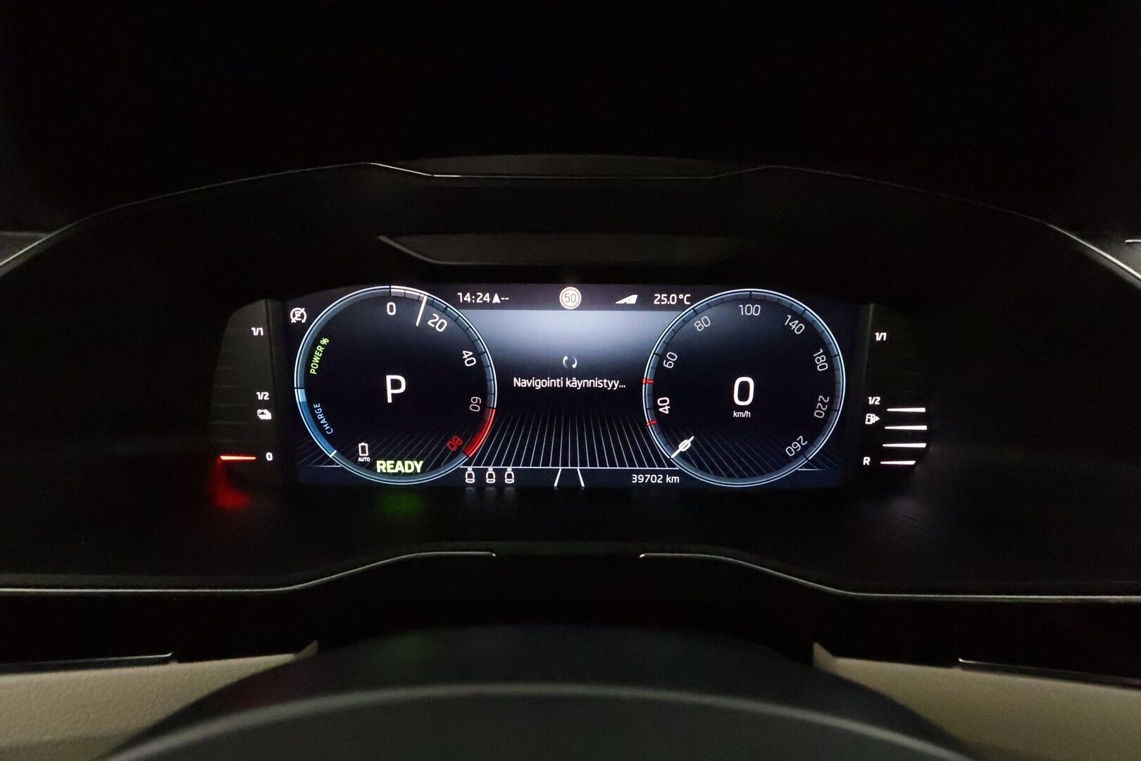 Skoda Superb 2024 1.4 TSI PHEV iV BusinessLine DSG **Kattoluukku / Canton / ACC / Matrix-LED / 360° / Hierovat&Ilmastoidut Muistipenkit** - 3,99 % KORKOTARJOUS TÄHÄN AUTOON - 1-om Suomi-auto / 2x Latauskaapelit / Kahdet Renkaat / **HYVILLÄ KAMOILLA**