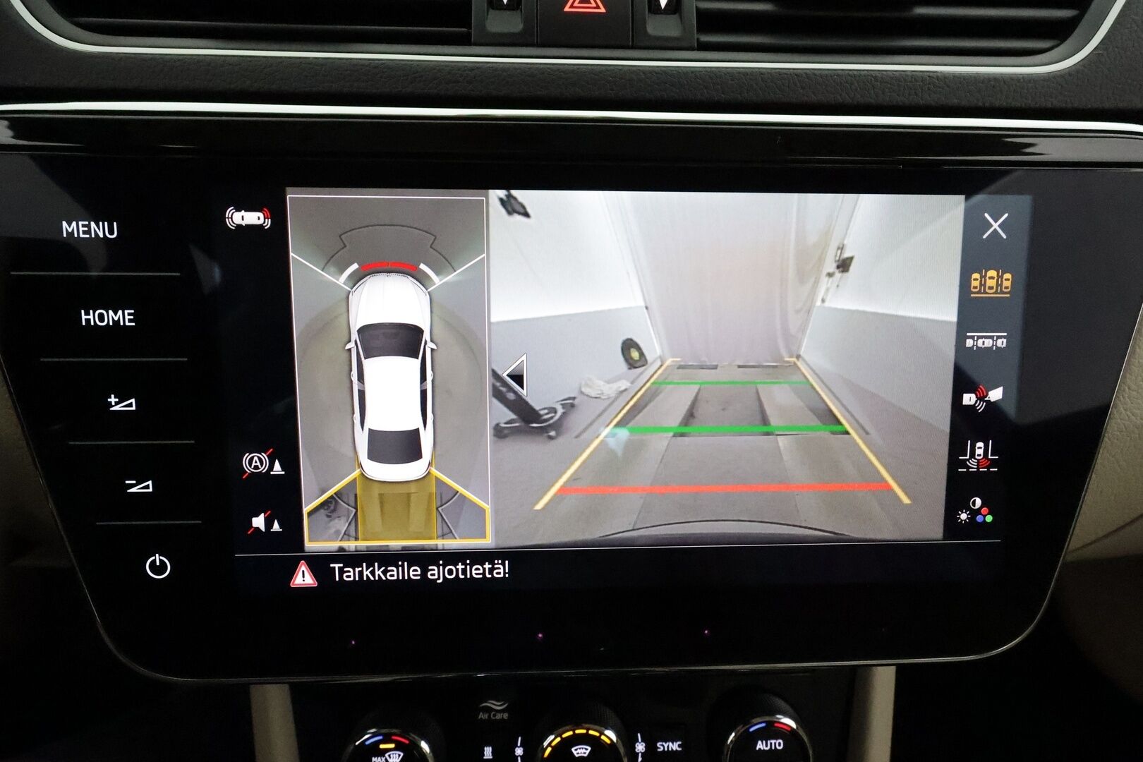 Skoda Superb 2024 1.4 TSI PHEV iV BusinessLine DSG **Kattoluukku / Canton / ACC / Matrix-LED / 360° / Hierovat&Ilmastoidut Muistipenkit** - 3,99 % KORKOTARJOUS TÄHÄN AUTOON - 1-om Suomi-auto / 2x Latauskaapelit / Kahdet Renkaat / **HYVILLÄ KAMOILLA**