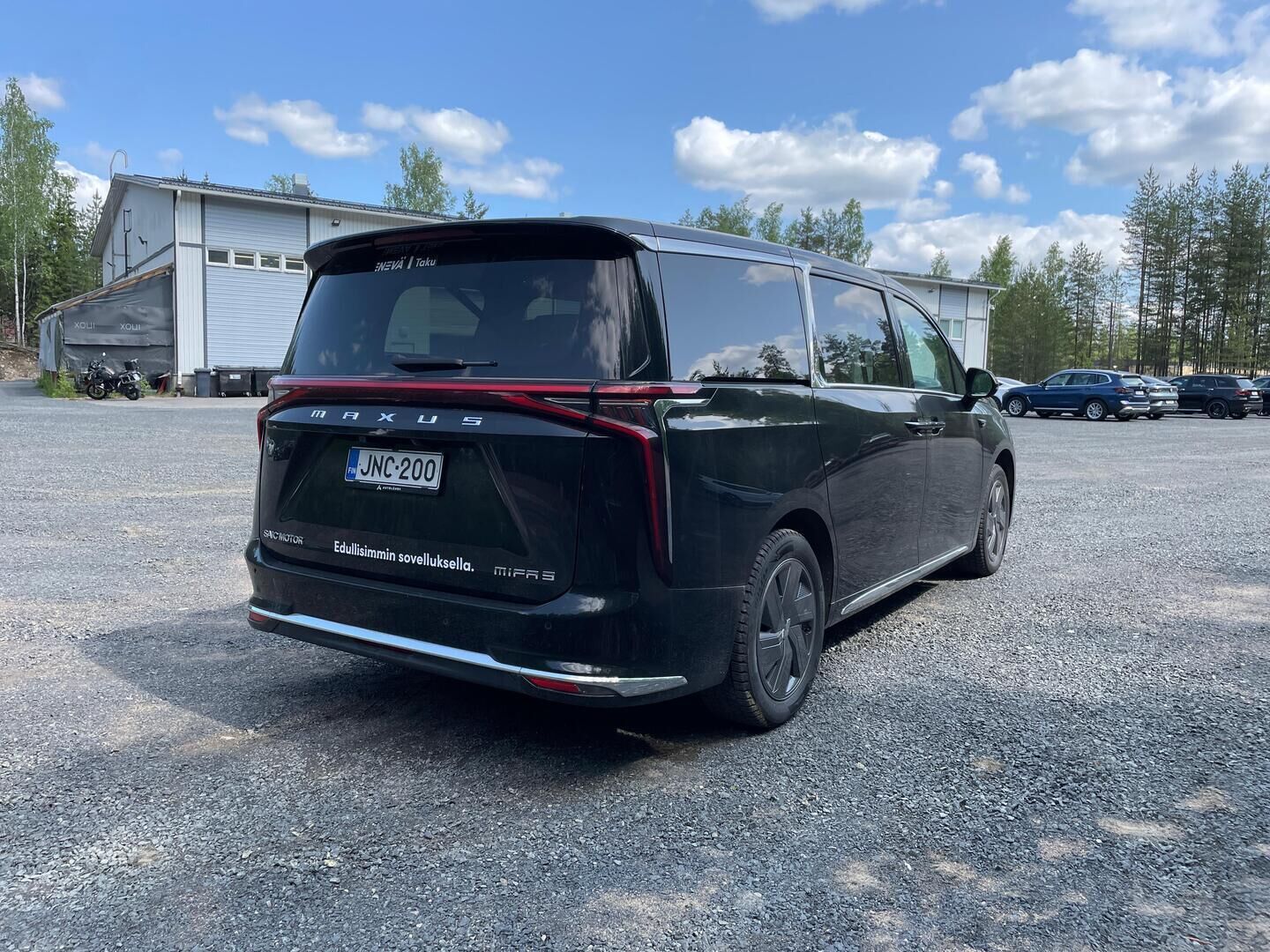 Maxus MIFA 9 2023 Premium **Sähköpenkit / 360-kamera / Panorama / Hieronta / Adapt.vakkari / TULOSSA** - 3,99 % KORKOTARJOUS TÄHÄN AUTOON - 