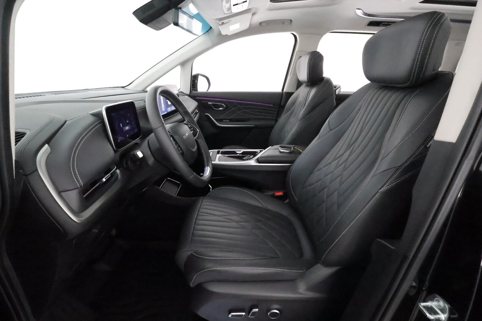 Maxus MIFA 9 2023 Premium 7-paik **Supervarusteet! /Ilmastoidut & Hierovat etu- ja takapenkit / Panorama / Adapt.vakkari / 360 Kamera** - 3,99 % KORKOTARJOUS TÄHÄN AUTOON - 