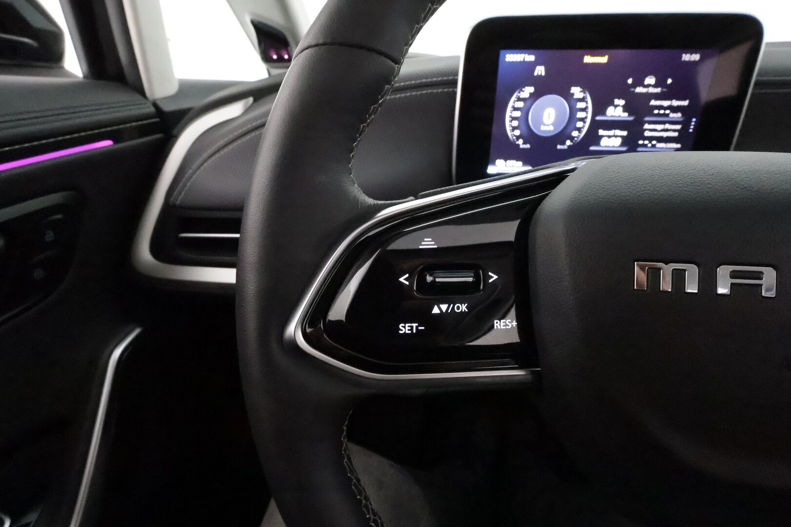 Maxus MIFA 9 2023 Premium 7-paik **Supervarusteet! /Ilmastoidut & Hierovat etu- ja takapenkit / Panorama / Adapt.vakkari / 360 Kamera**