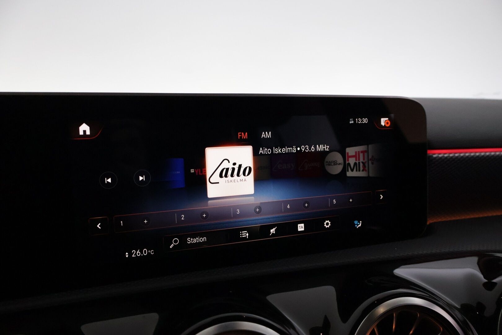 MERCEDES-BENZ A 2020 250 e A Business EQ Power *Digimittaristo / Navi / LED / Sporttipenkit /Ambient Light / P.kamera* - Asiallisesti huollettu / 2xaluumini vanteet / Siisti kuntoinen! 