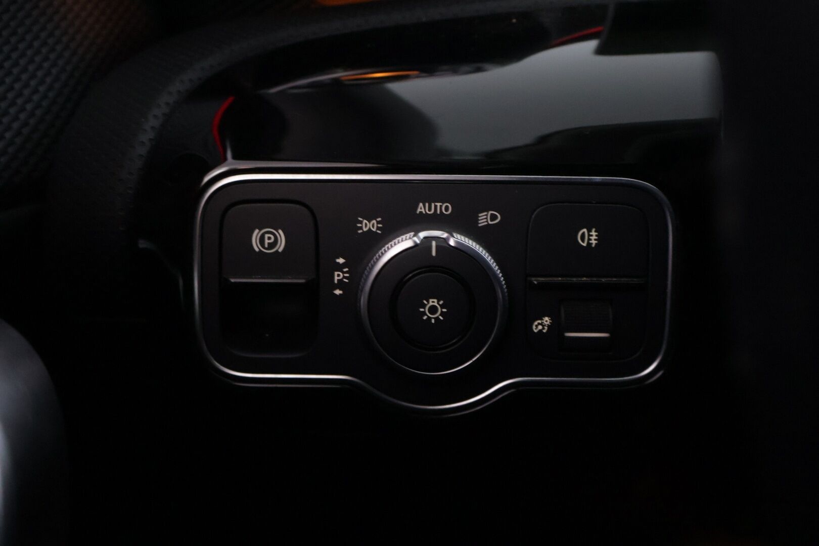 MERCEDES-BENZ A 2020 250 e A Business EQ Power *Digimittaristo / Navi / LED / Sporttipenkit /Ambient Light / P.kamera* - Asiallisesti huollettu / 2xaluumini vanteet / Siisti kuntoinen! 