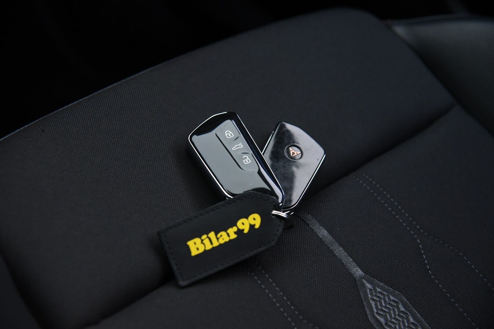 Cupra LEON SPORTSTOURER 2021 1,4 PHEV 180 kW e-HYBRID DSG / Adapt. Vakkari / BLIS / LED / P-kamera / Kaukovaloautomatiikka - Merkkiliikkeen huoltohistoria / 2x vanteet / Keyless / Blis 