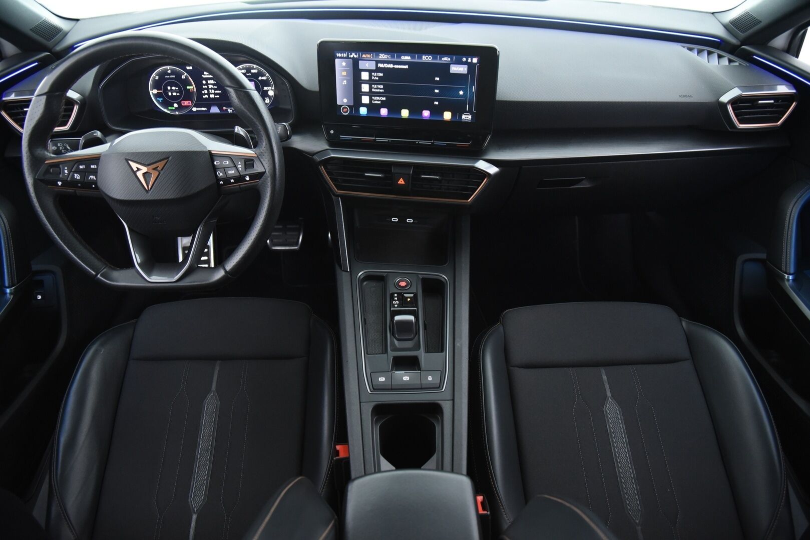Cupra LEON SPORTSTOURER 2021 1,4 PHEV 180 kW e-HYBRID DSG / Adapt. Vakkari / BLIS / LED / P-kamera / Kaukovaloautomatiikka - Merkkiliikkeen huoltohistoria / 2x vanteet / Keyless / Blis 