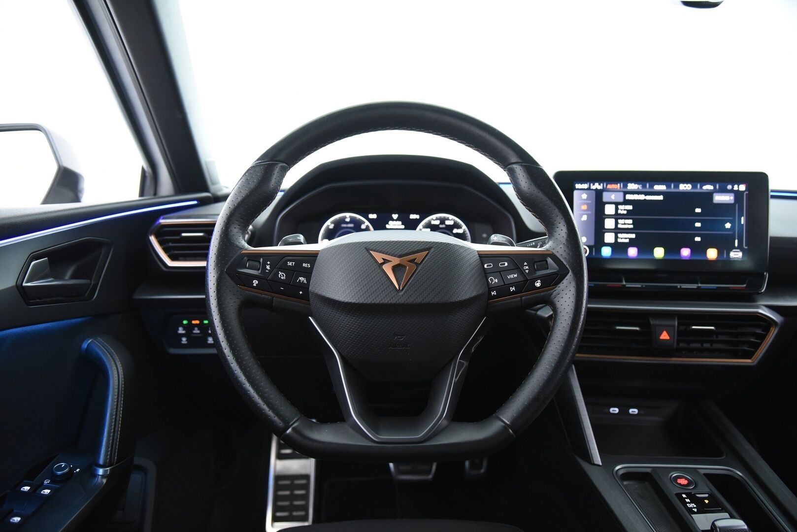 Cupra LEON SPORTSTOURER 2021 1,4 PHEV 180 kW e-HYBRID DSG / Adapt. Vakkari / BLIS / LED / P-kamera / Kaukovaloautomatiikka - Merkkiliikkeen huoltohistoria / 2x vanteet / Keyless / Blis 