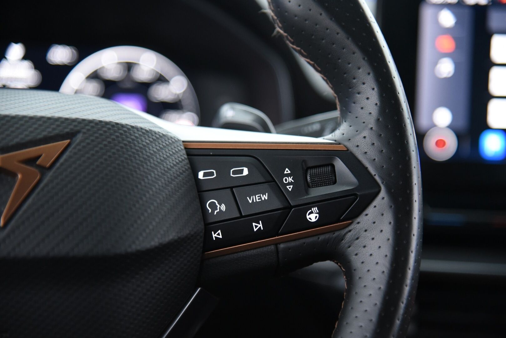 Cupra LEON SPORTSTOURER 2021 1,4 PHEV 180 kW e-HYBRID DSG / Adapt. Vakkari / BLIS / LED / P-kamera / Kaukovaloautomatiikka - Merkkiliikkeen huoltohistoria / 2x vanteet / Keyless / Blis 