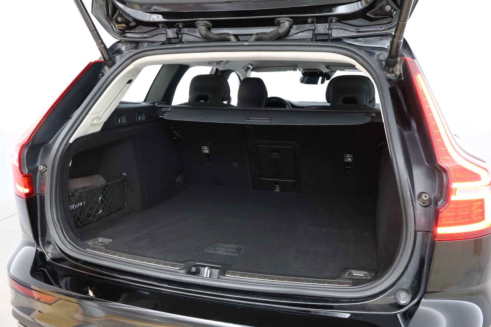 Volvo V60 2021 T6 TwE AWD Inscription Expression aut * Webasto / Vetokoukku / LED / High Performance Audio / Ratinlämmitys / - Jakopää tehty / Akku kuntotarkastettu / Juuri tullut Tampereelle! - HULLUT JOULUT KORKOTARJOUS 2,49% 