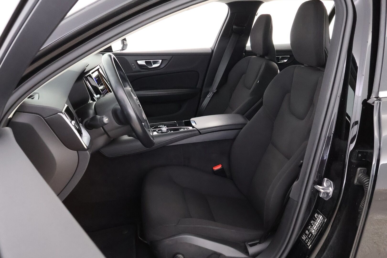 Volvo V60 2021 T6 TwE AWD Inscription Expression aut * Webasto / Vetokoukku / LED / High Performance Audio / Ratinlämmitys / - Jakopää tehty / Akku kuntotarkastettu / Juuri tullut Tampereelle!