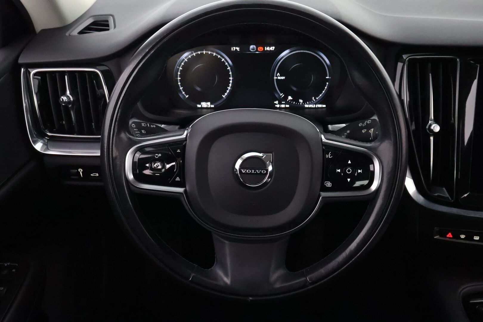 Volvo V60 2021 T6 TwE AWD Inscription Expression aut * Webasto / Vetokoukku / LED / High Performance Audio / Ratinlämmitys / - Jakopää tehty / Akku kuntotarkastettu / Juuri tullut Tampereelle!