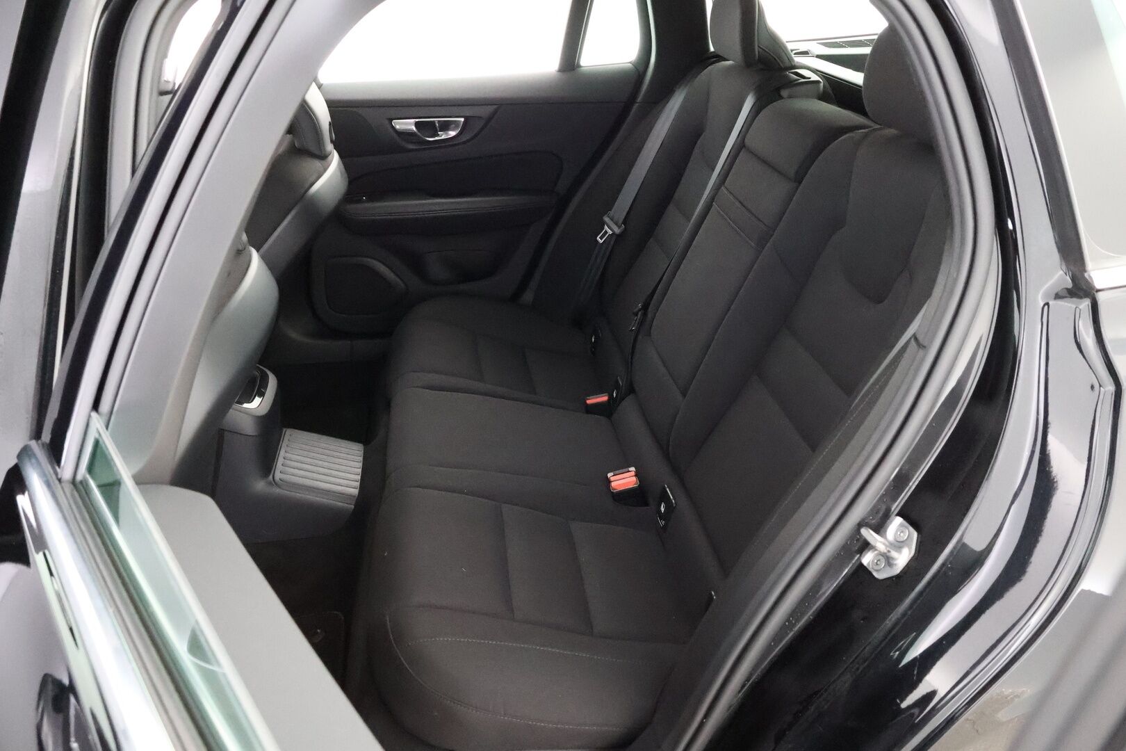 Volvo V60 2021 T6 TwE AWD Inscription Expression aut * Webasto / Vetokoukku / LED / High Performance Audio / Ratinlämmitys / - Jakopää tehty / Akku kuntotarkastettu / Juuri tullut Tampereelle!