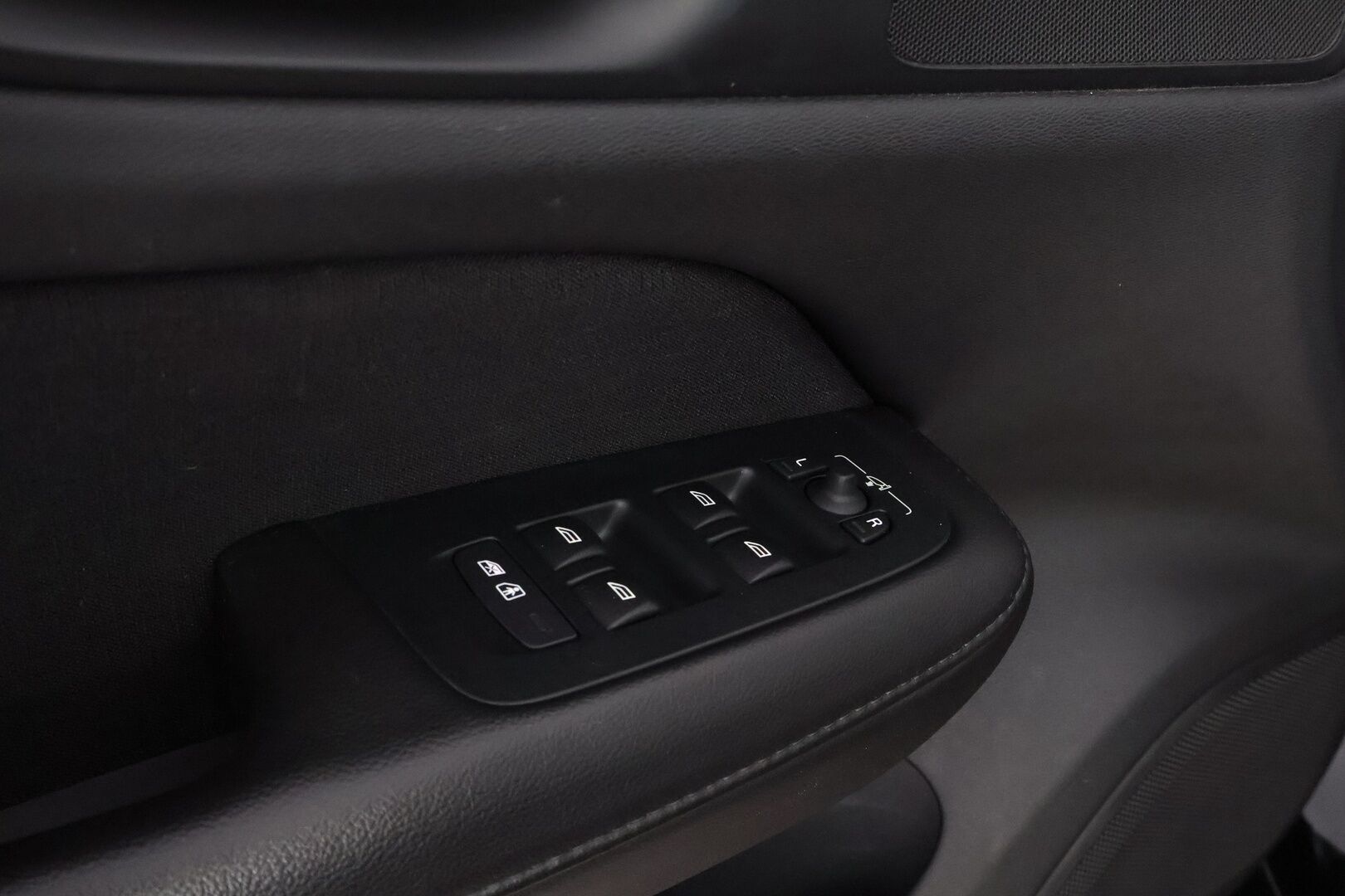 Volvo V60 2021 T6 TwE AWD Inscription Expression aut * Webasto / Vetokoukku / LED / High Performance Audio / Ratinlämmitys / - Jakopää tehty / Akku kuntotarkastettu / Juuri tullut Tampereelle! - HULLUT JOULUT KORKOTARJOUS 2,49% 