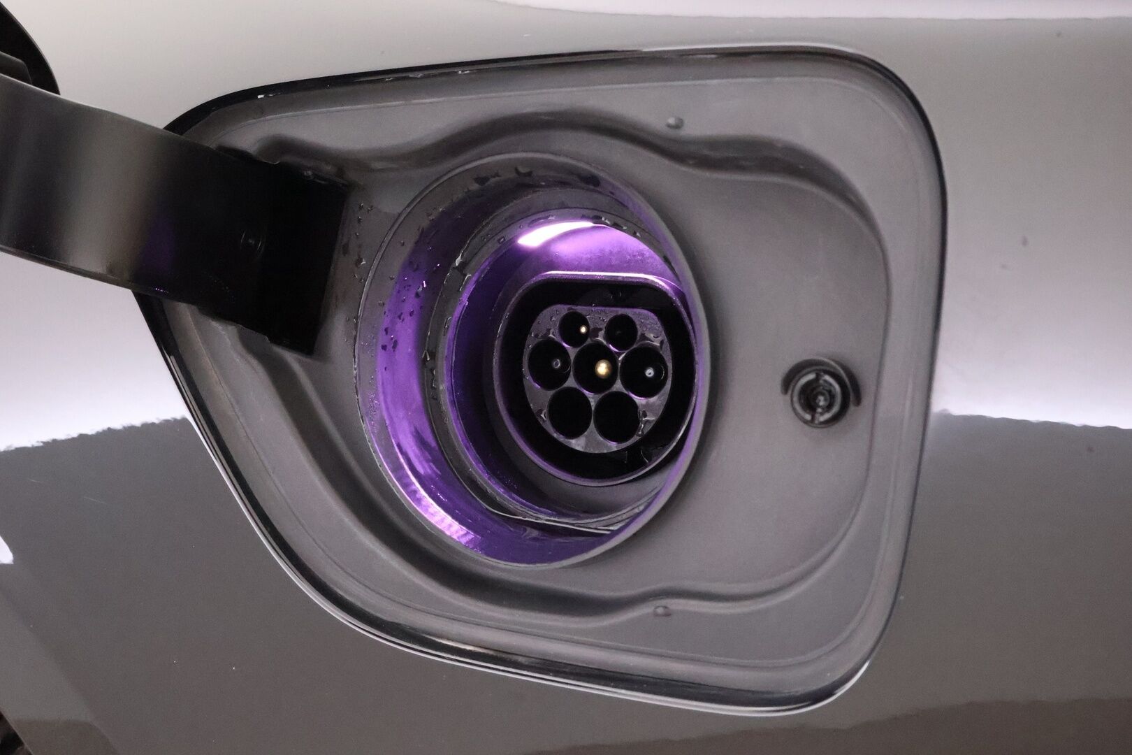 Volvo V60 2021 T6 TwE AWD Inscription Expression aut * Webasto / Vetokoukku / LED / High Performance Audio / Ratinlämmitys / - Jakopää tehty / Akku kuntotarkastettu / Juuri tullut Tampereelle! - HULLUT JOULUT KORKOTARJOUS 2,49% 