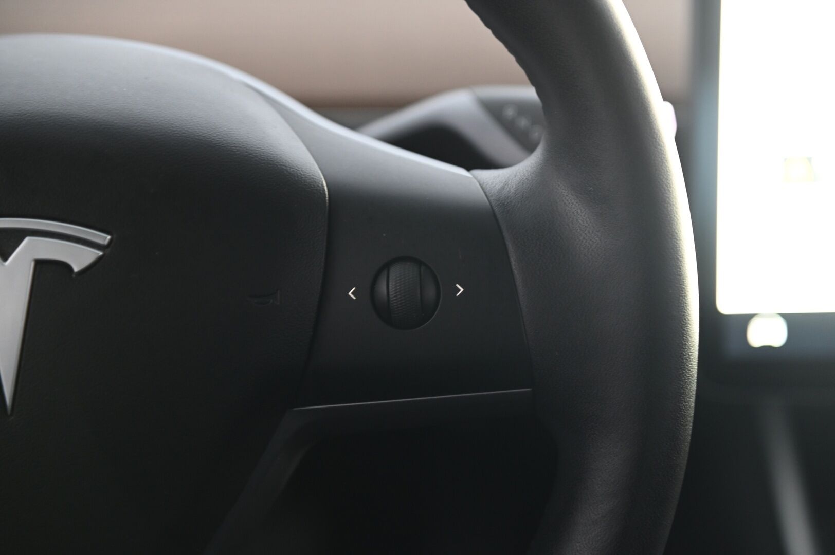 Tesla Model 3 2019 Standard Range Plus RWD * Lasikatto / Acc / Peruutuskamera / Musta Nahkasisusta* - Akku kuntotarkastettu! / Pitkä leima!