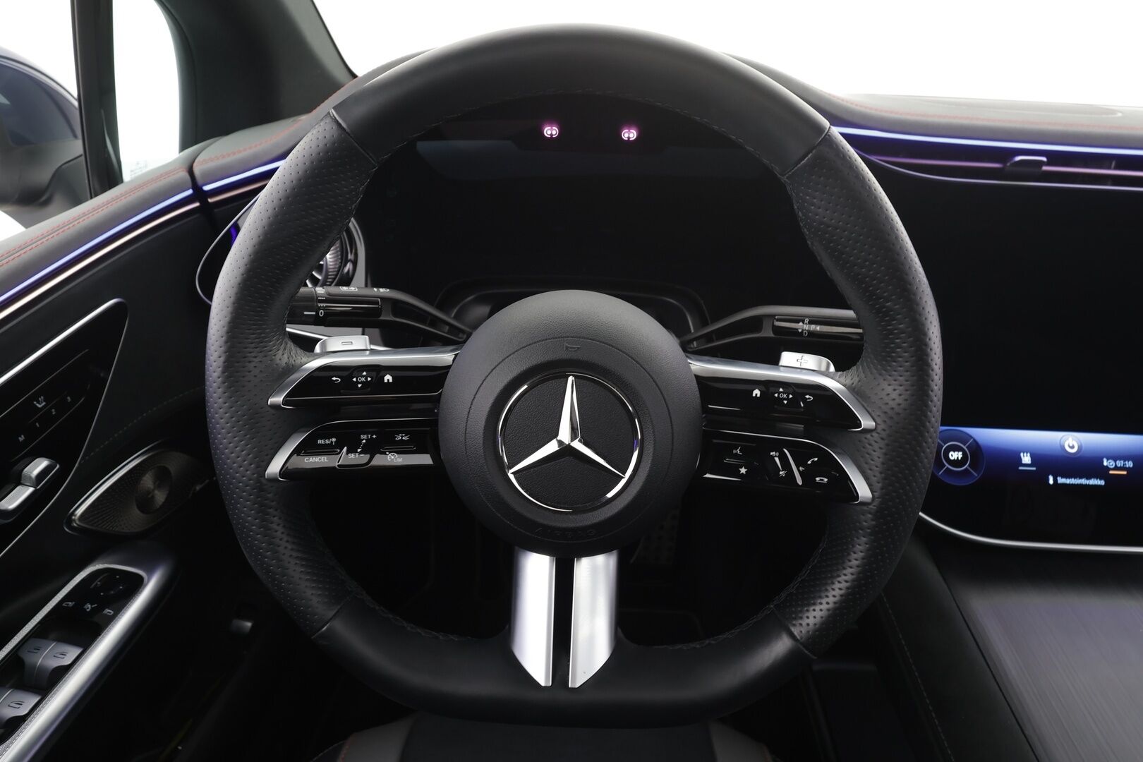 Mercedes-Benz EQE 2024 500 AMG 4MATIC * Hyperscreen / Distronic+ / Burmester / 360° / HUD / Digital Light / Koukku / Muistipenkit / Panorama * - Akku kuntotarkastettu! / Kahdet renkaat aluvanteilla / Merkkihuollettu / Supervarusteet