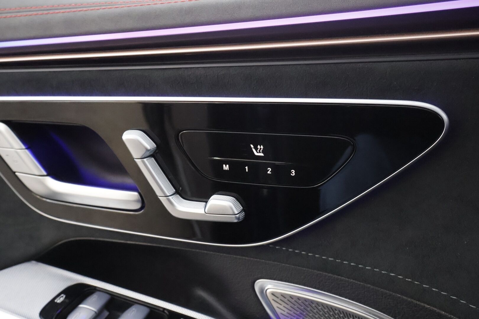 Mercedes-Benz EQE 2024 500 AMG 4MATIC * Hyperscreen / Distronic+ / Burmester / 360° / HUD / Digital Light / Koukku / Muistipenkit / Panorama * - Akku kuntotarkastettu! / Kahdet renkaat aluvanteilla / Merkkihuollettu / Supervarusteet