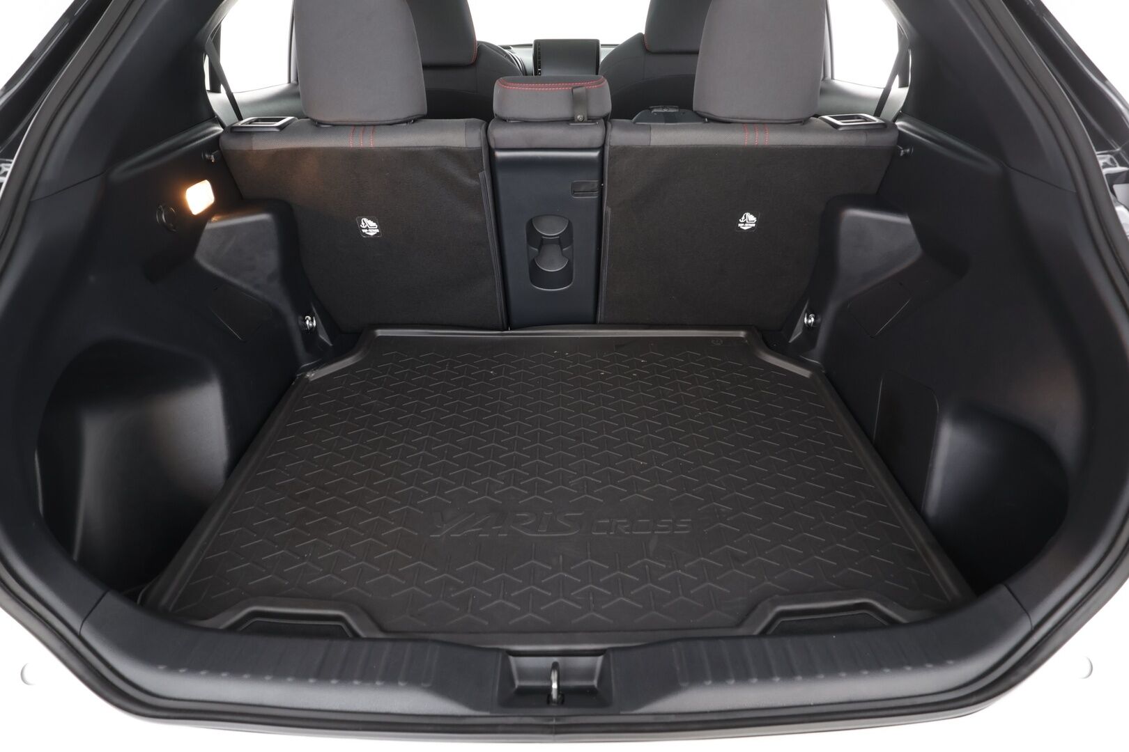 Toyota Yaris Cross 2024 1,5 Hybrid GR SPORT * Lasikatto / JBL / HUD / ACC / LED / P.kamera / Navi / Kaistavahti / Keyless * - Suomi-auto / Kahdet renkaat / Merkkihuollettu! - Osta nyt, maksa vasta ensi vuonna