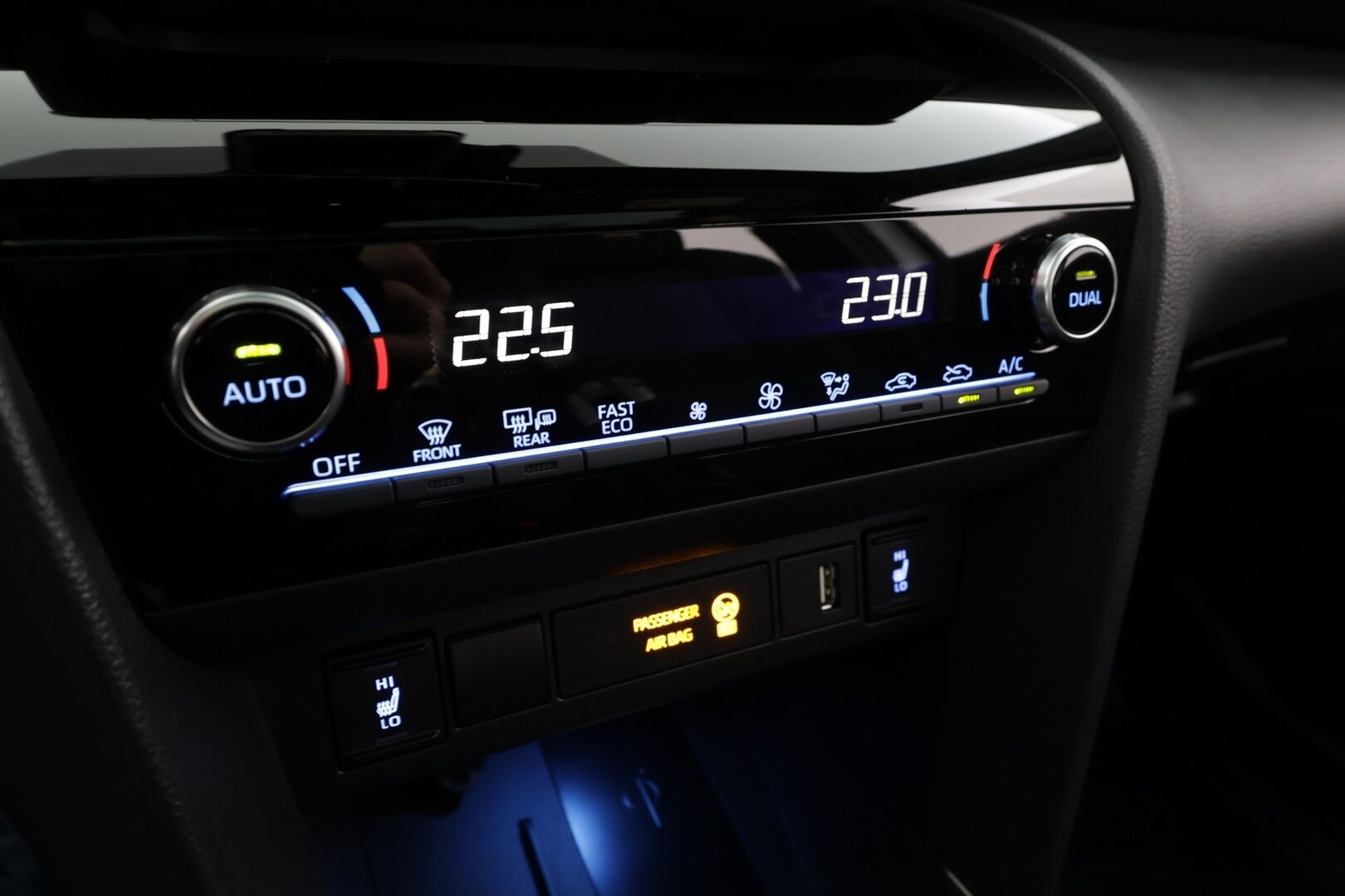 Toyota Yaris Cross 2024 1,5 Hybrid GR SPORT * Lasikatto / JBL / HUD / ACC / LED / P.kamera / Navi / Kaistavahti / Keyless * - Suomi-auto / Kahdet renkaat / Merkkihuollettu! - Osta nyt, maksa vasta ensi vuonna