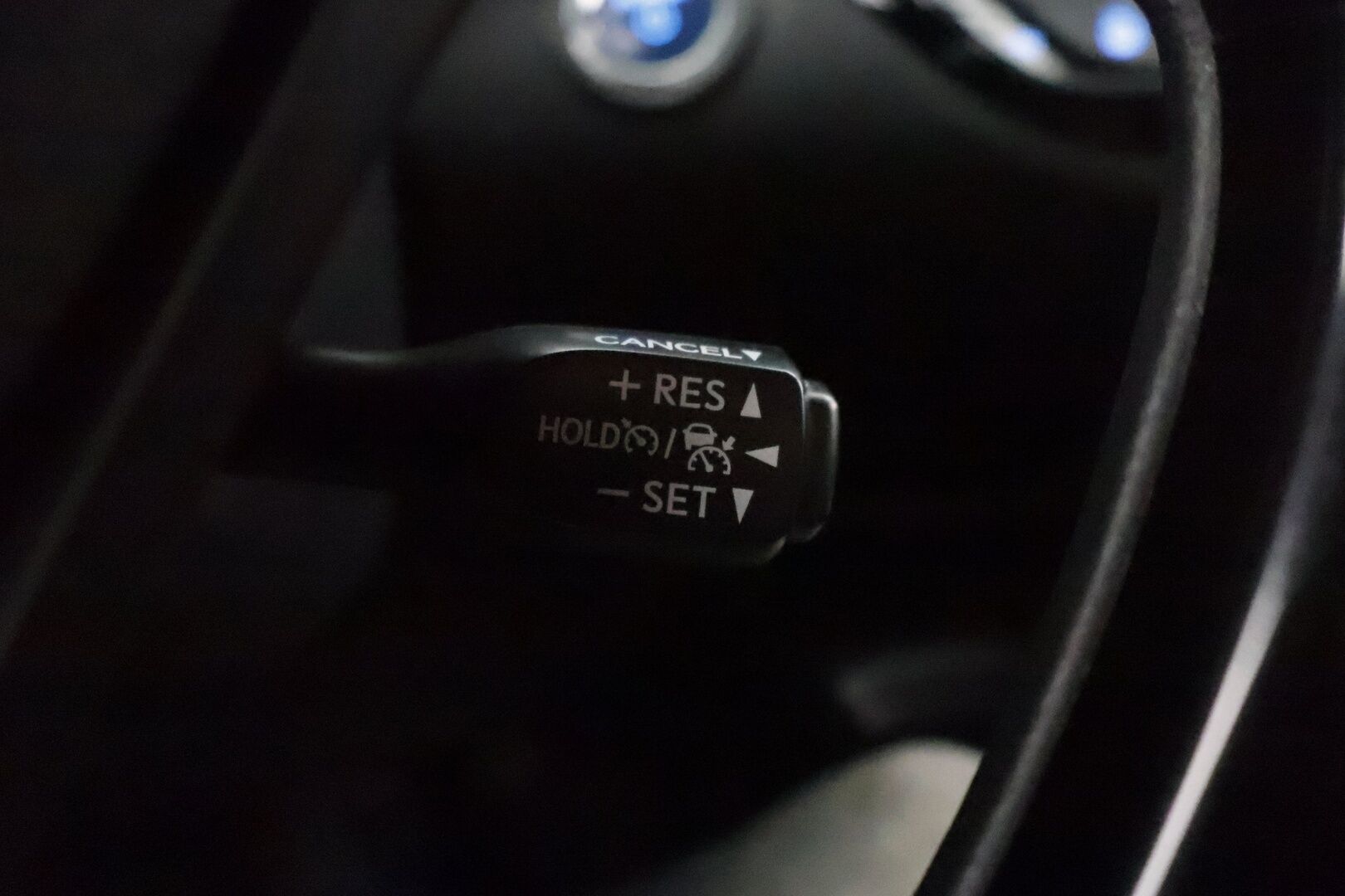 Toyota C-HR 2023 1,8 Hybrid Active - 1Om Suomiauto / Adapt.Vakkari / Peruutuskamera / Adapt.LED / Merkkihuollettu / 2x Todella hyvät renkaat aluvantein!