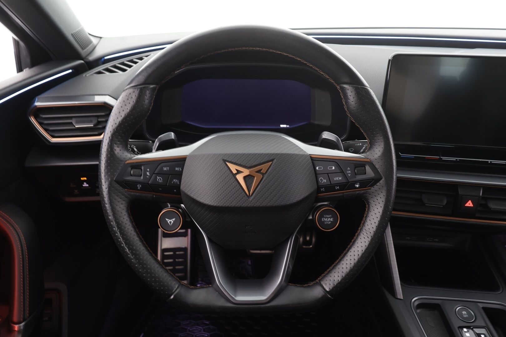 CUPRA Leon Sportstourer 2021 1,4 PHEV 180 kW e-HYBRID DSG * Sisätilanlämmitin / ACC / LED / Puolinahat / Navi / Kaistavahti / Keyless * - Kahdet renkaat - HULLU BLACKWEEK KORKOTARJOUS 2,49%