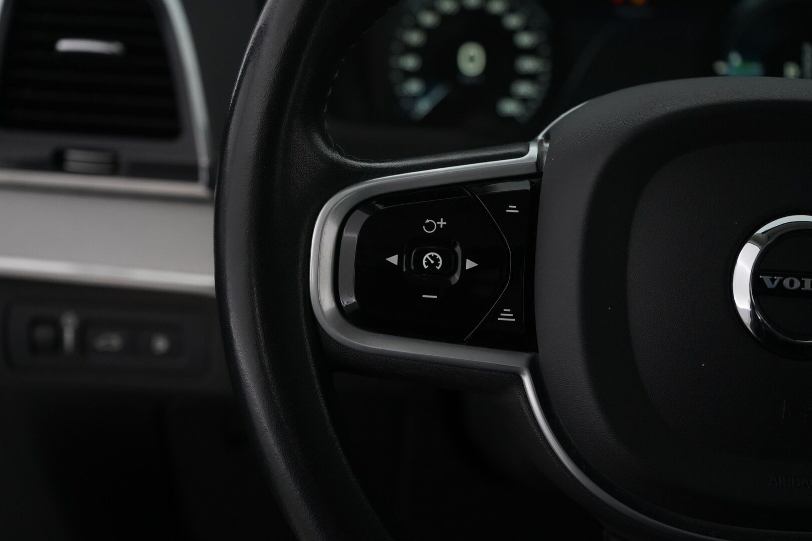 Volvo XC90 2020 T8 TwE AWD Inscription aut 7-p *ACC / Webasto / Koukku / Kamera / Muistipenkit / Pilot assist* - Jakopää juuri tehty / 7- Paikkainen / Juuri huollettu / Orrefors Sweden